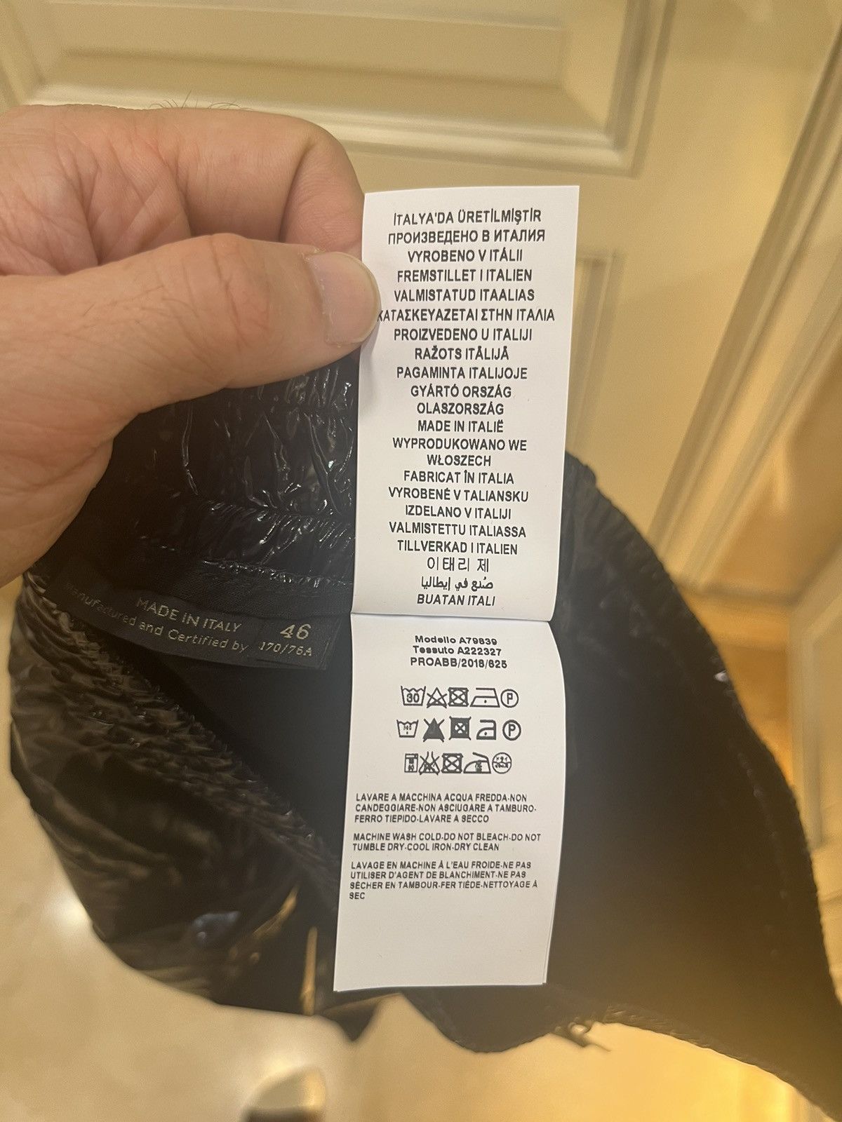 Versace Shiny sweatpants size 46 Size US 30 / EU 46 - 13 Thumbnail
