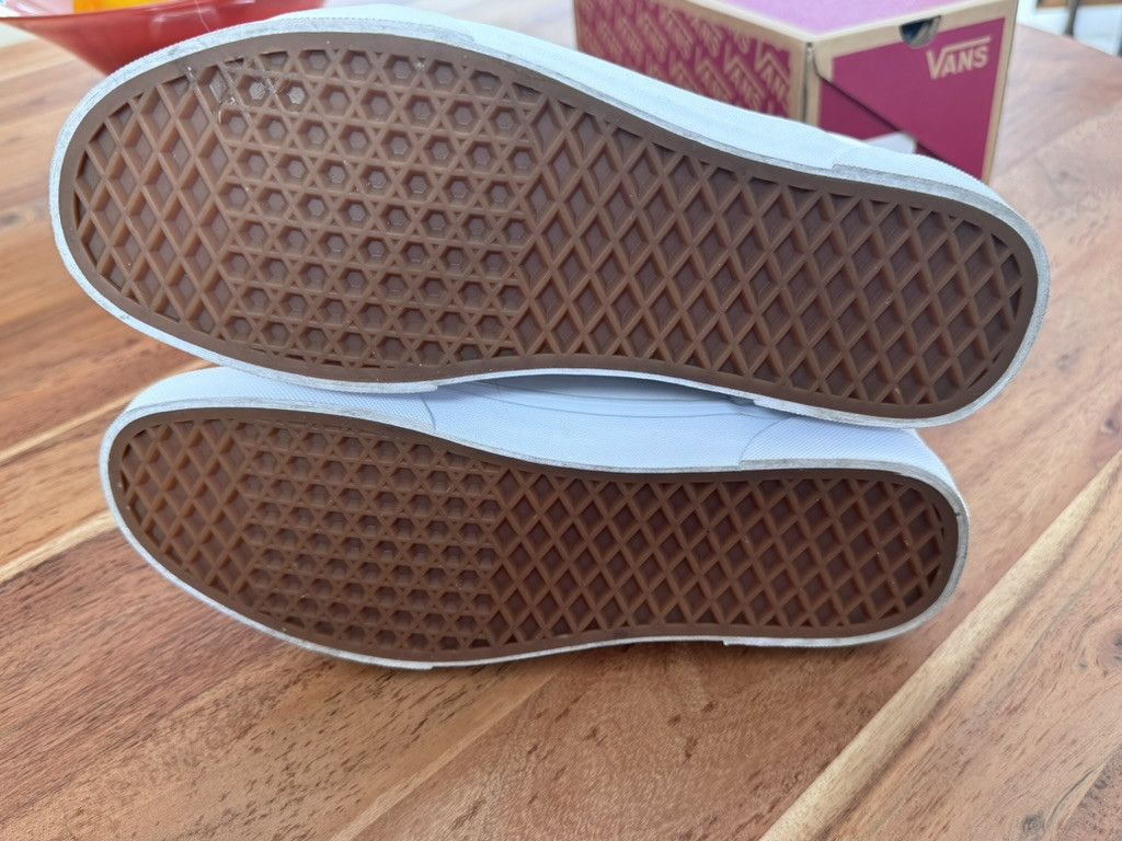 Vans Sk8-Hi 46 *The General NY Exclusive* Size US 9 / EU 42 - 6 Thumbnail