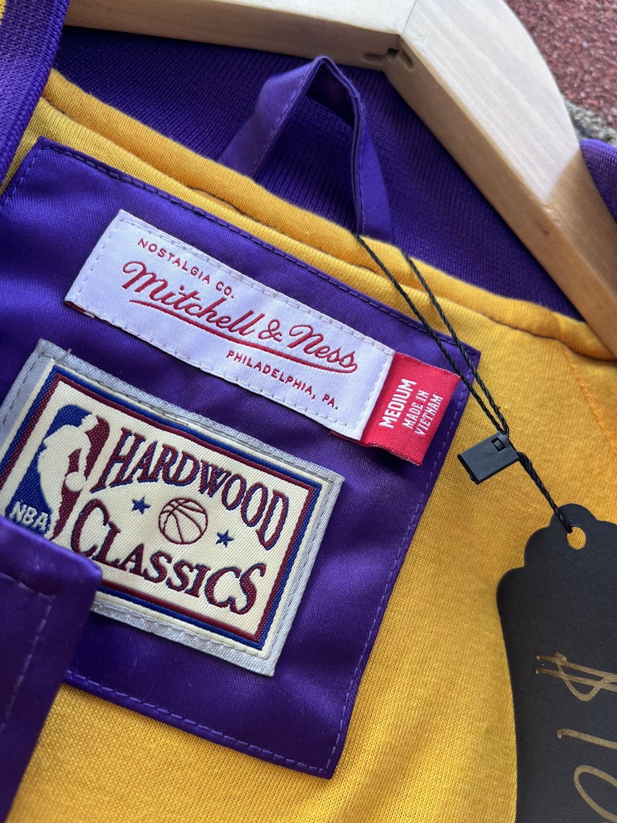 NBA Lakers satin bomber jacket Size US L / EU 52-54 / 3 - 2 Thumbnail