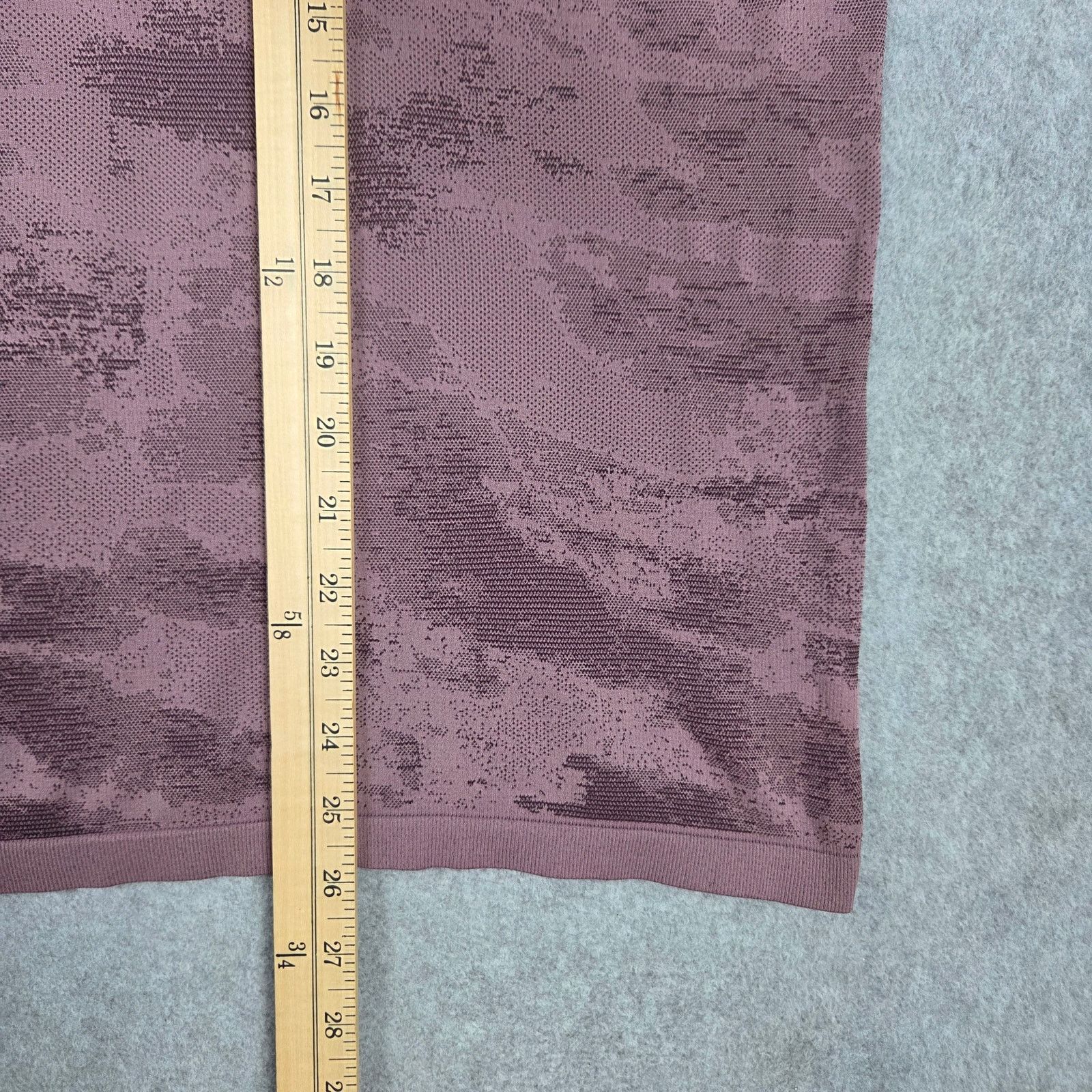 Athleta Athleta Large Momentum Seamless Camo Tee Cascadia Violet Size L / US 10 / IT 46 - 7 Thumbnail