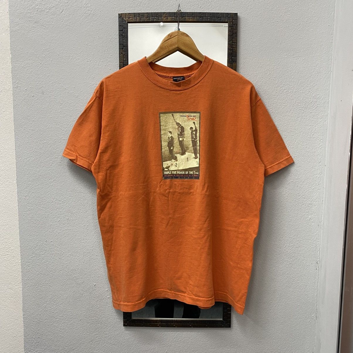 Triple 5 Soul Vintage 00s Triple 5 Soul Olympics Black Power Graphic Tee Size US M / EU 48-50 / 2 - 1 Thumbnail