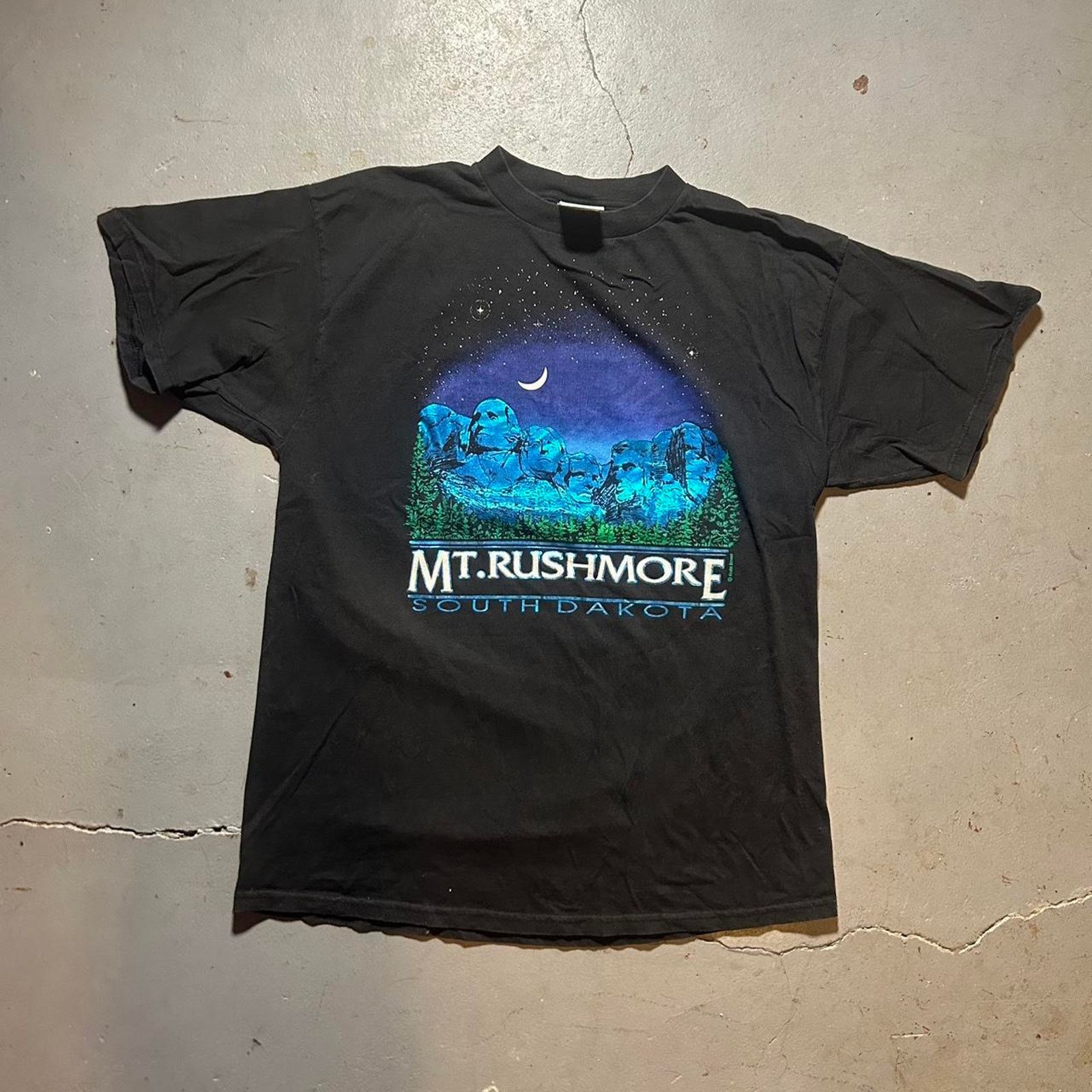 Jerzees 90s mount rushmore tee shirt Size US XL / EU 56 / 4 - 1 Thumbnail