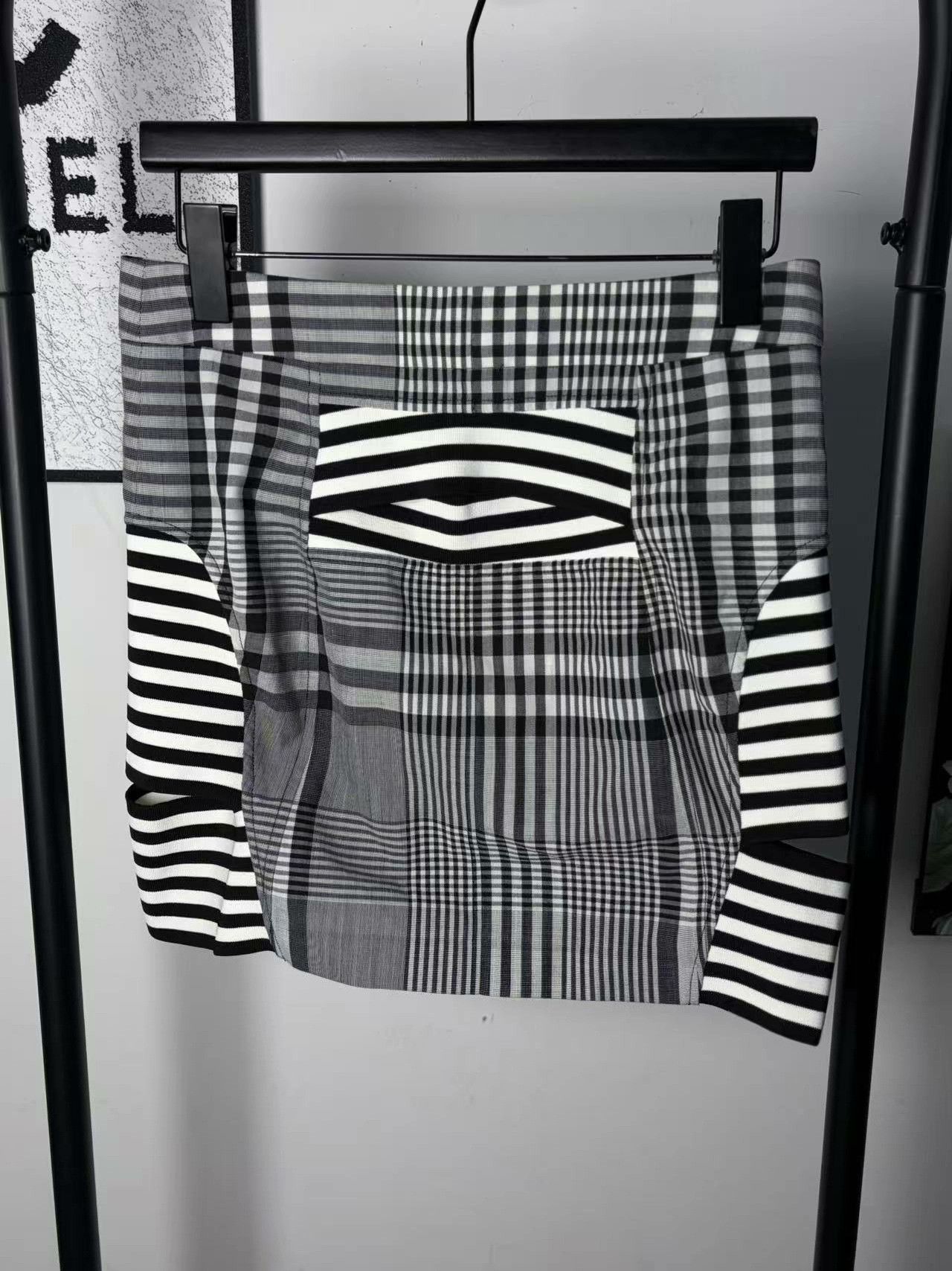 Burberry Burberry Washed White Skirt 28 Women Size 28" / US 6 / IT 42 - 1 Thumbnail