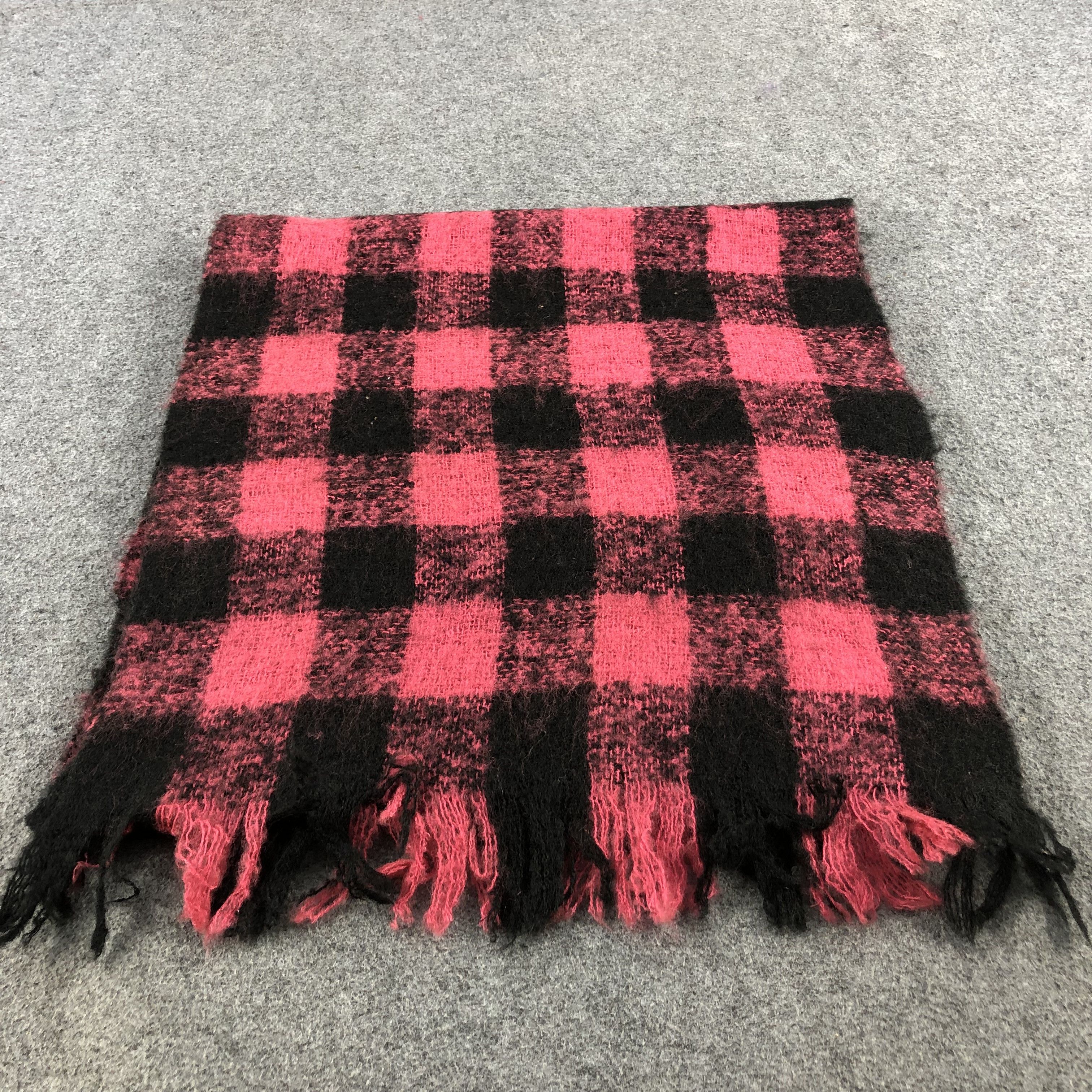 Vintage Black and Pink Checkered Mohair Scarf Muffler V651 Size ONE SIZE - 2 Thumbnail