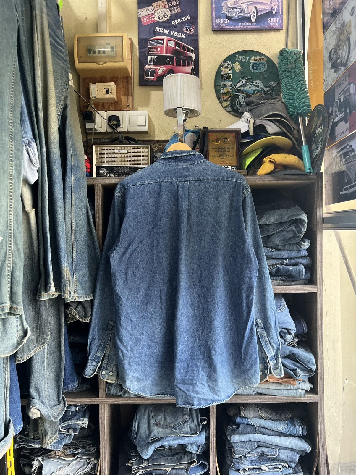 Chaps Ralph Lauren 🔥Vintage Chaps Ralph Lauren Long Sleeve Denim Shirt Size US L / EU 52-54 / 3 - 2 Thumbnail