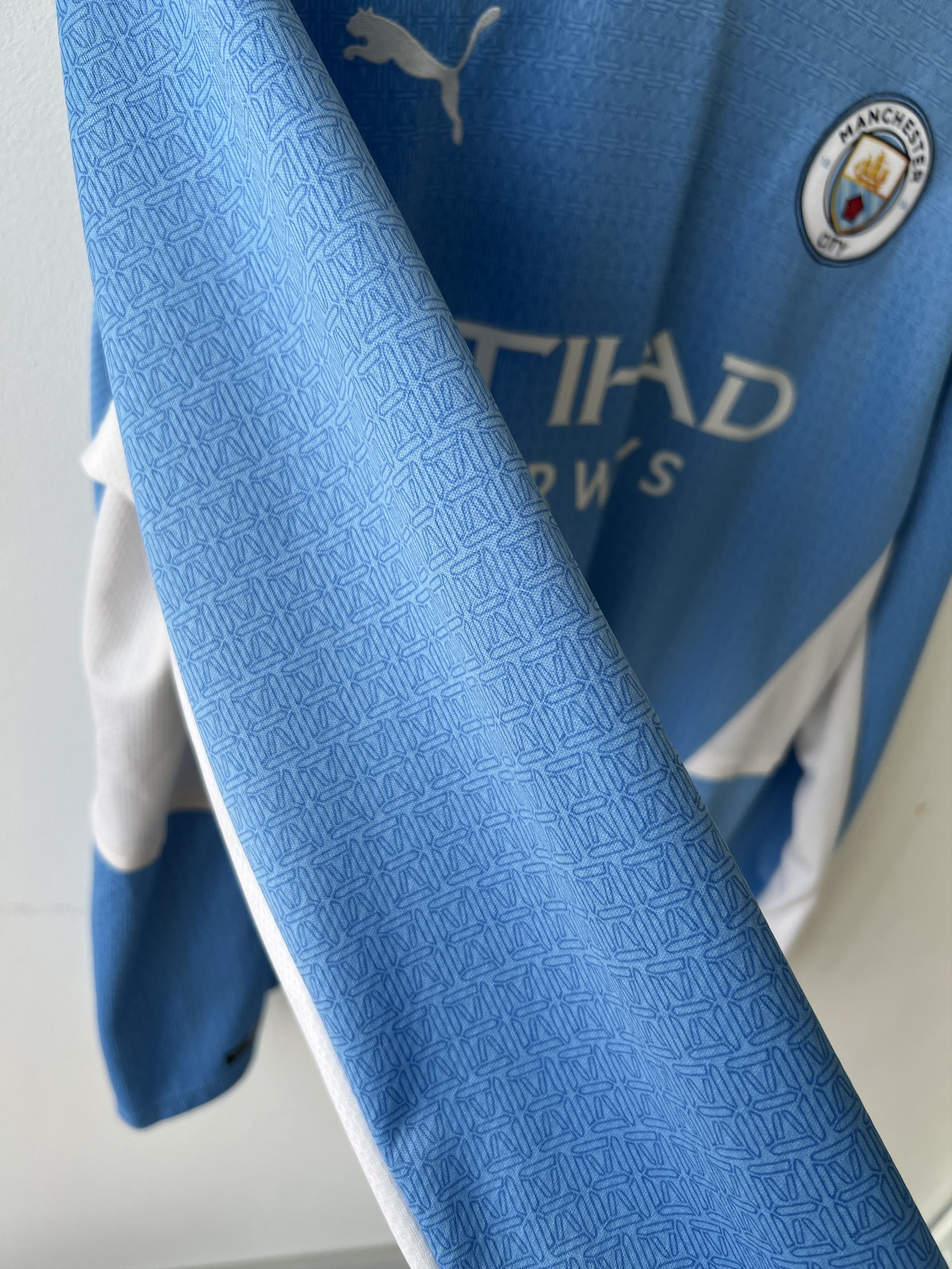 Puma (L) Manchester City 2021-22 Home Long Sleeve Kit De Bruyne Size US L / EU 52-54 / 3 - 7 Thumbnail