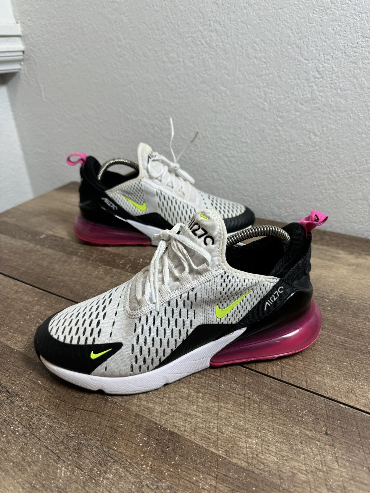 Nike Nike Air max 270 White Black Fuchsia Volt 943345-102 GS 7Y Size US 7 / EU 40 - 2 Thumbnail