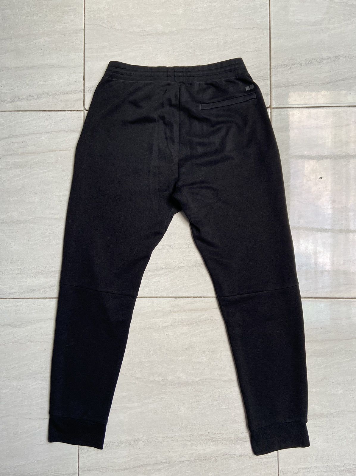 Uniqlo UNIQLO Black Joggers Pants Size US 30 / EU 46 - 10 Thumbnail