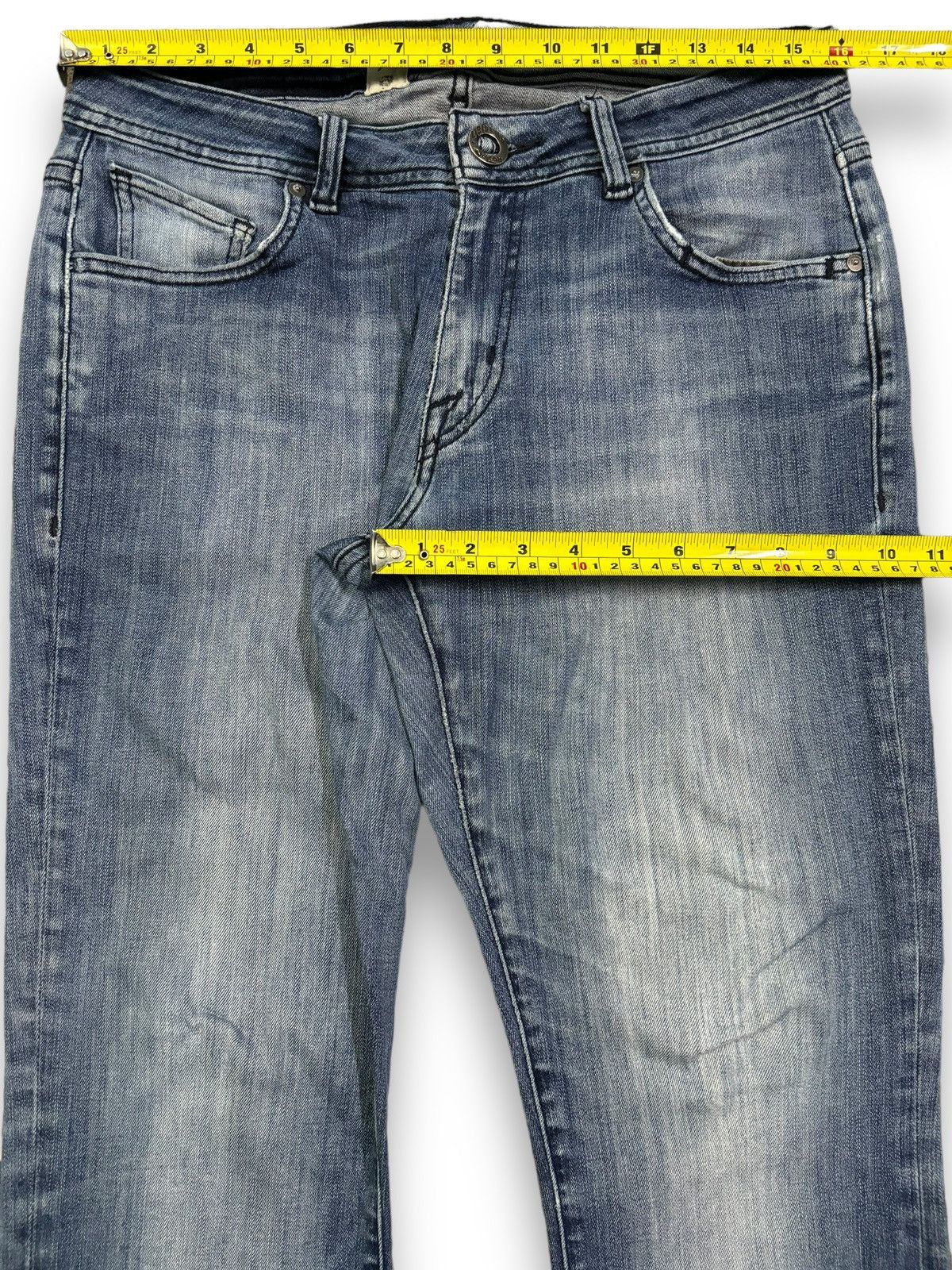 Volcom Vintage Volcom Small Logo Embroidered Regular Straight Jeans Size US 32 / EU 48 - 16 Thumbnail