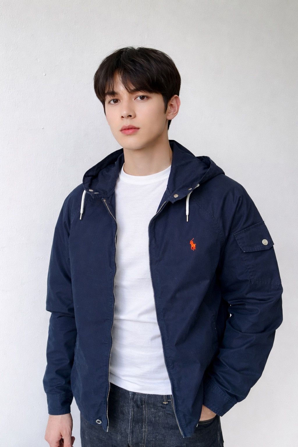 Polo Ralph Lauren Polo Ralph Lauren Hooded Windbreaker Jacket Navy Talon Zip Size US XL / EU 56 / 4 - 1 Thumbnail