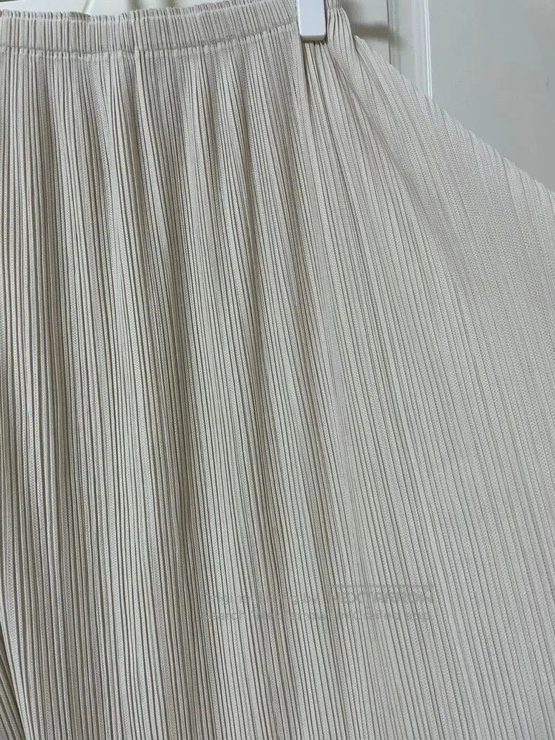 Issey Miyake Issey Miyake Pleats Please Beige Skirt . Size 26" / US 2 / IT 38 - 3 Thumbnail