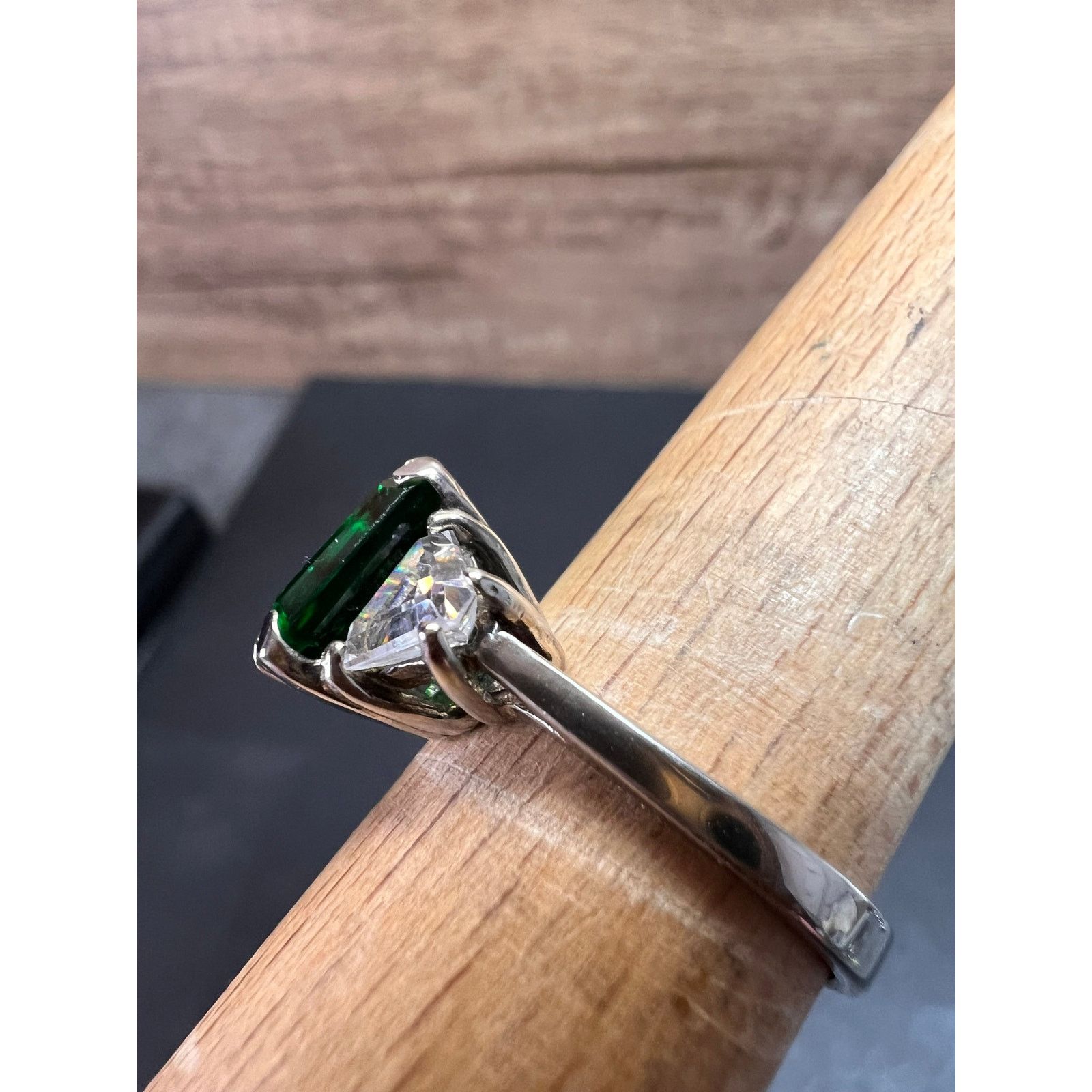 Other Vintage synthetic emerald 925 silver ring size 7 Size ONE SIZE - 14 Thumbnail
