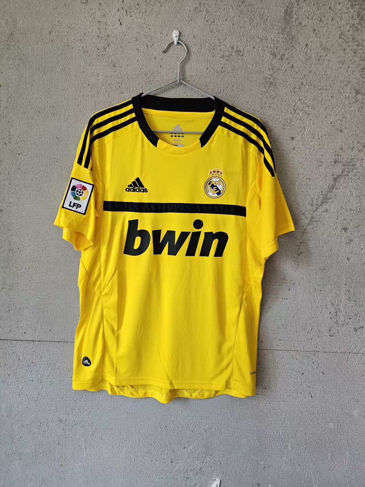 Other 2011 2012 Real Madrid #1 Iker Casillas Jersey Size US S / EU 44-46 / 1 - 1 Thumbnail