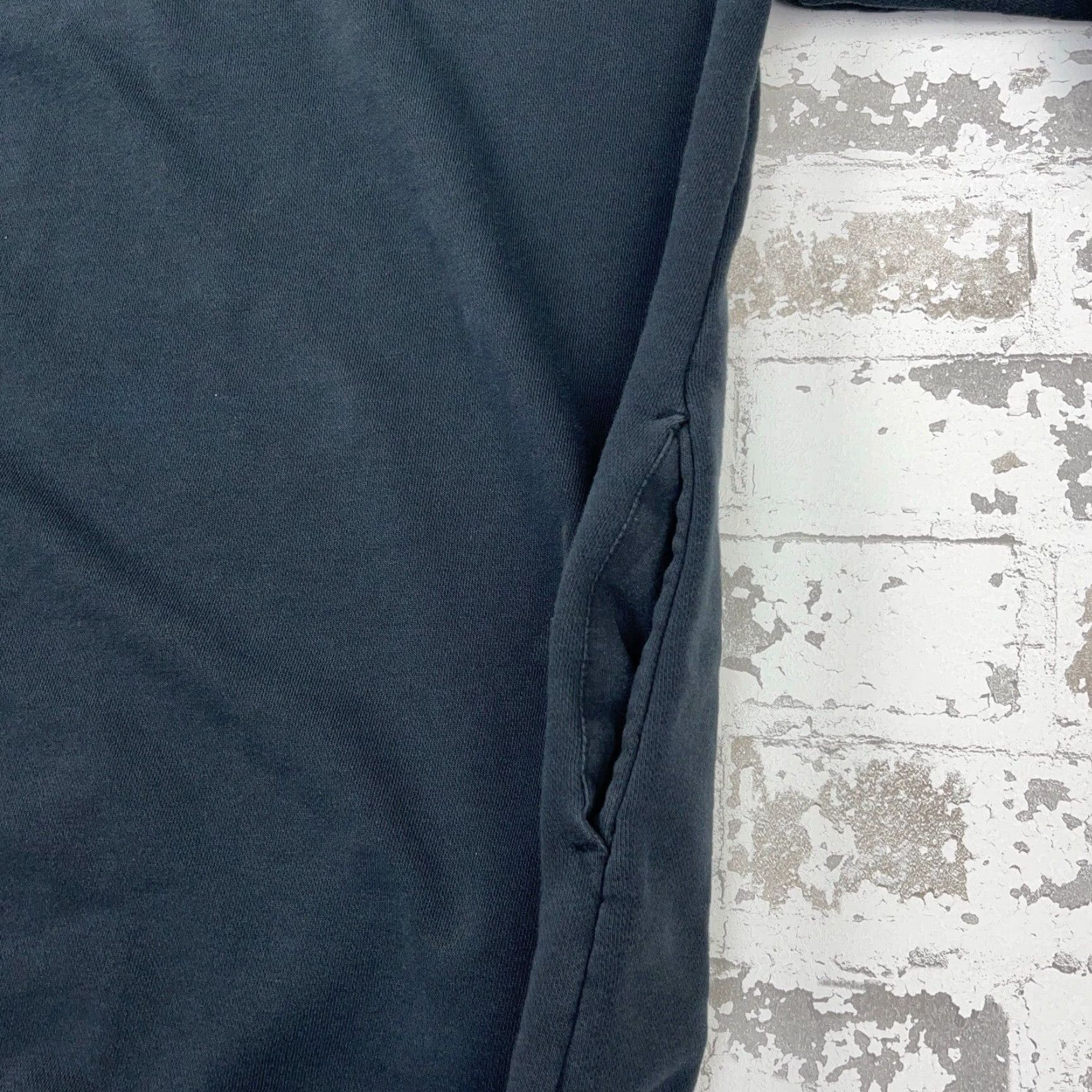 Nike Nike Hoodie Men XL Black White Sweatshirt Center Swoosh Adult Cotton Sweatshirt Hoodie Pockets Logo Nike Mens XL Black White Sweatshirt Hoodie Size US XL / EU 56 / 4 - 6 Thumbnail