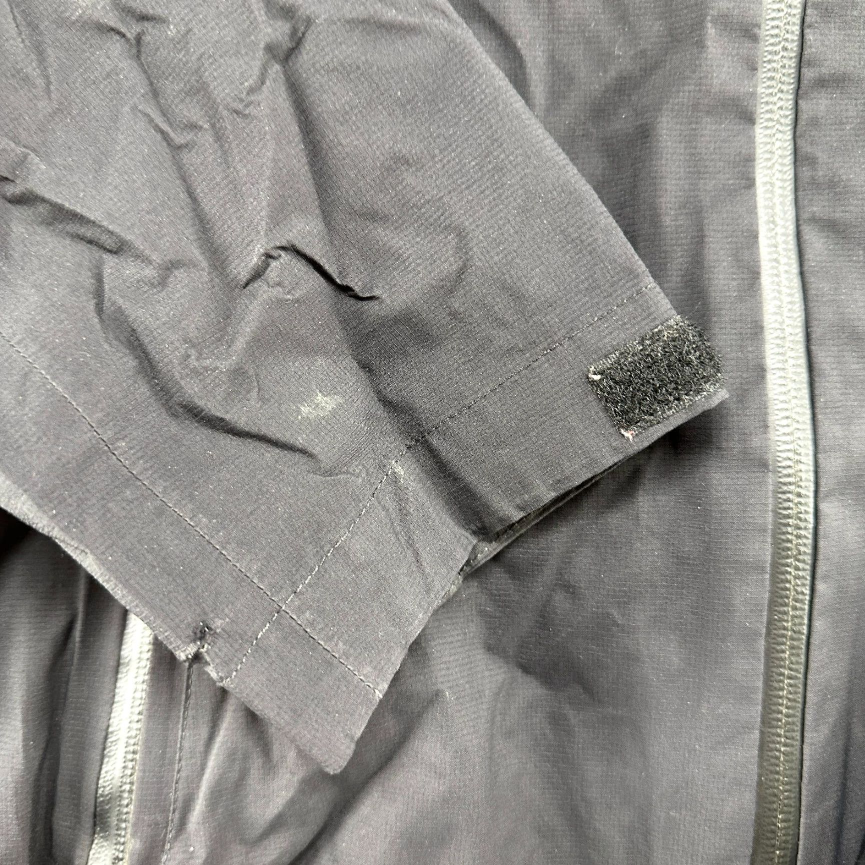 The North Face The North Face Windbreaker Jacket Womens Small Black Hooded Nylon Dryvent Shell Regular Fit Modern Outdoors Mens? Size S / US 4 / IT 40 - 5 Thumbnail
