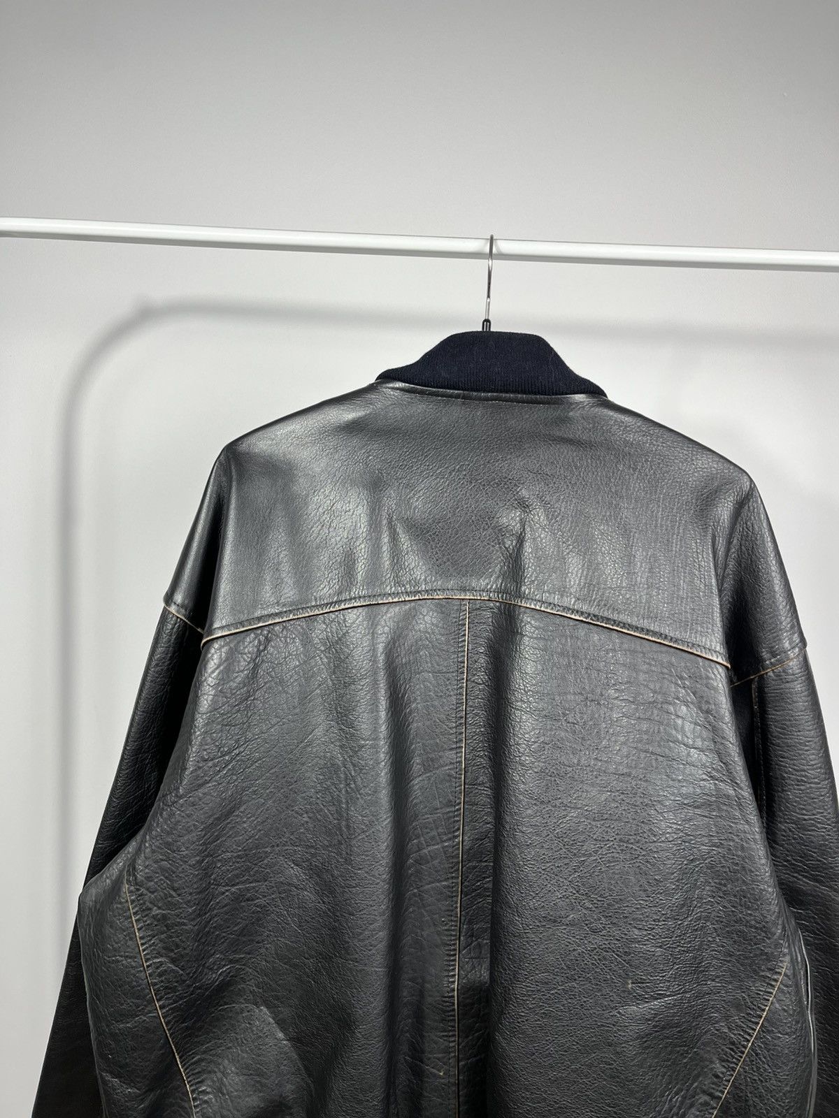Leather Vintage Heavy Leather Biker Bomber Jacket Classic Mens Size US XL / EU 56 / 4 - 14 Thumbnail