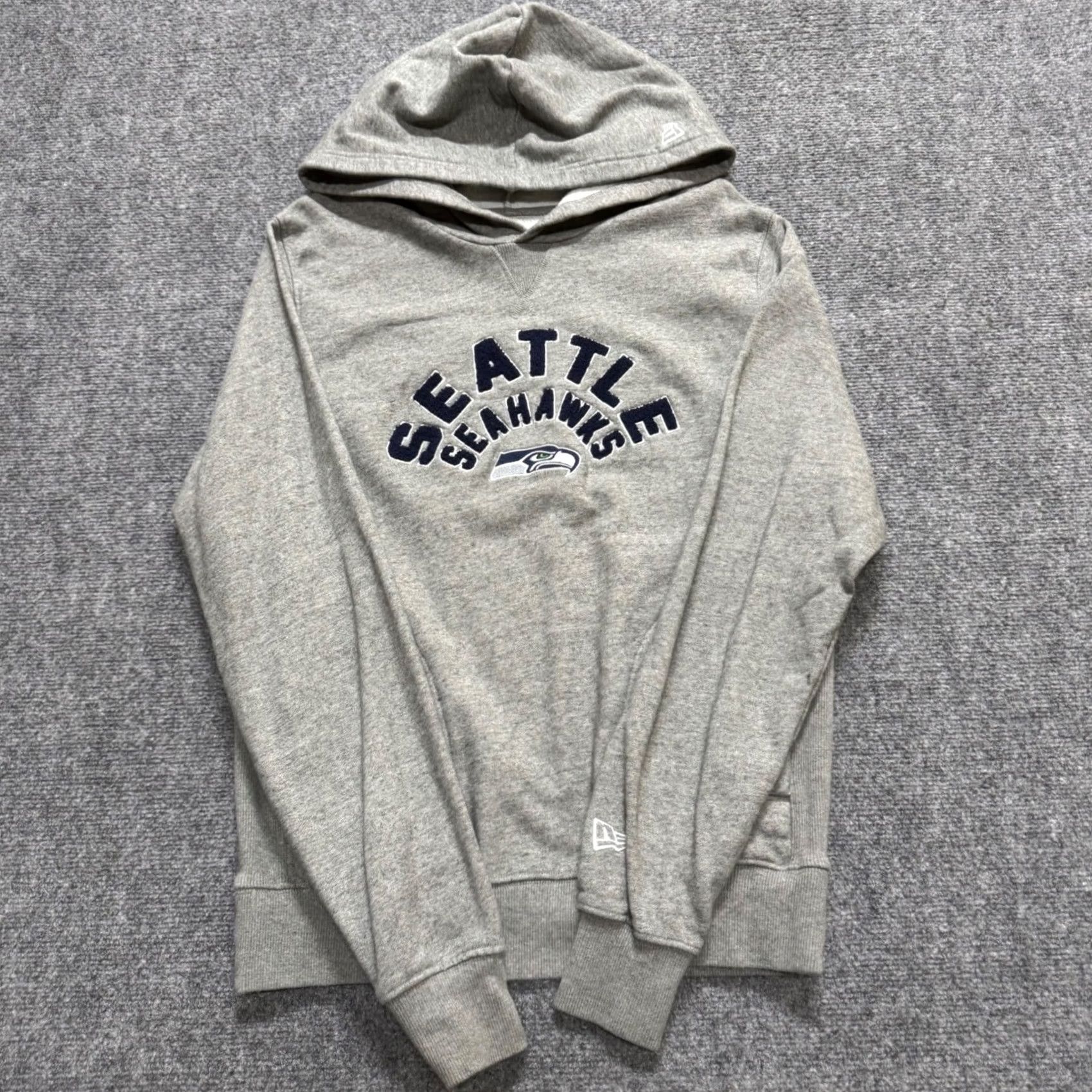 NFL VINTAGE Seattle Seahawks Pullover Hoodie Men's M Gray NFL Football Team Apparel Size US M / EU 48-50 / 2 - 2 Thumbnail