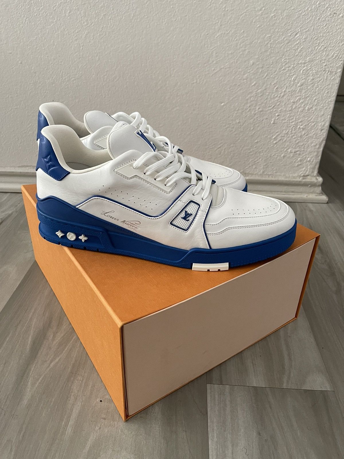 Louis Vuitton 2021 Louis Vuitton Trainer Low 'Signature - White Blue' Size US 11 / EU 44 - 5 Thumbnail