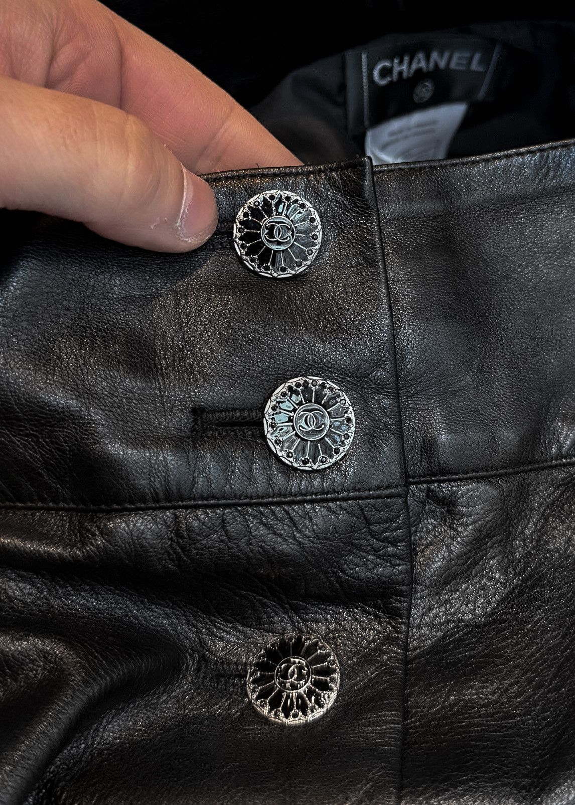 Chanel Chanel FW06 Runway Black Leather CC Buttons Mini Skirt Size 26" / US 2 / IT 38 - 5 Thumbnail
