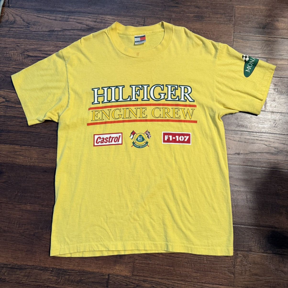 Other Vintage Tommy Hilfiger Engine Crew Castrol F1 Racing Tee Size US L / EU 52-54 / 3 - 1 Thumbnail
