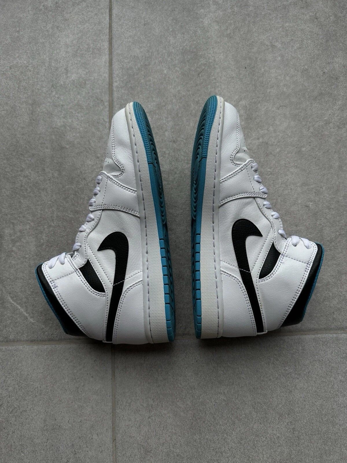 Nike Nike Air Jordan 1 Mid White Laser Mens Shoes Sneaker Rare Size US 8 / EU 41 - 3 Thumbnail