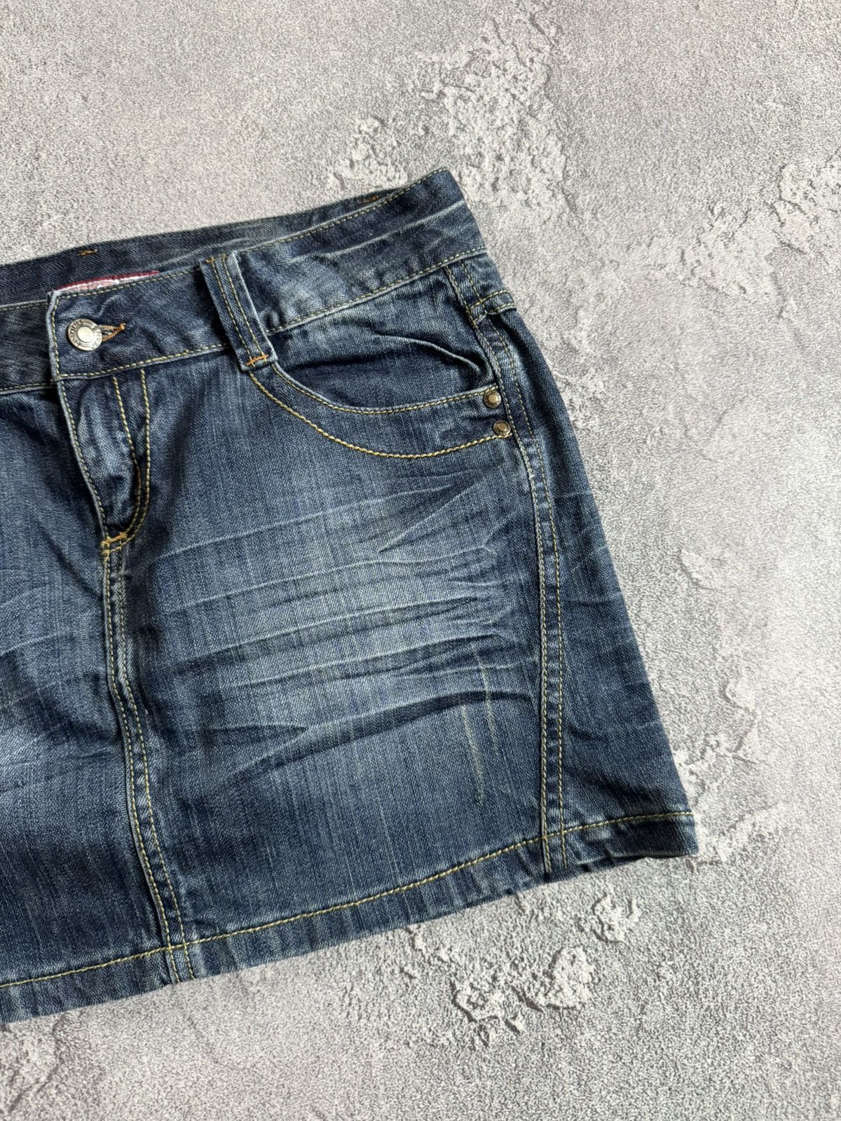 Japanese Brand Y2K avantgarde denim mini skirt hysteric glamour japanese Size 27" / US 4 / IT 40 - 9 Thumbnail