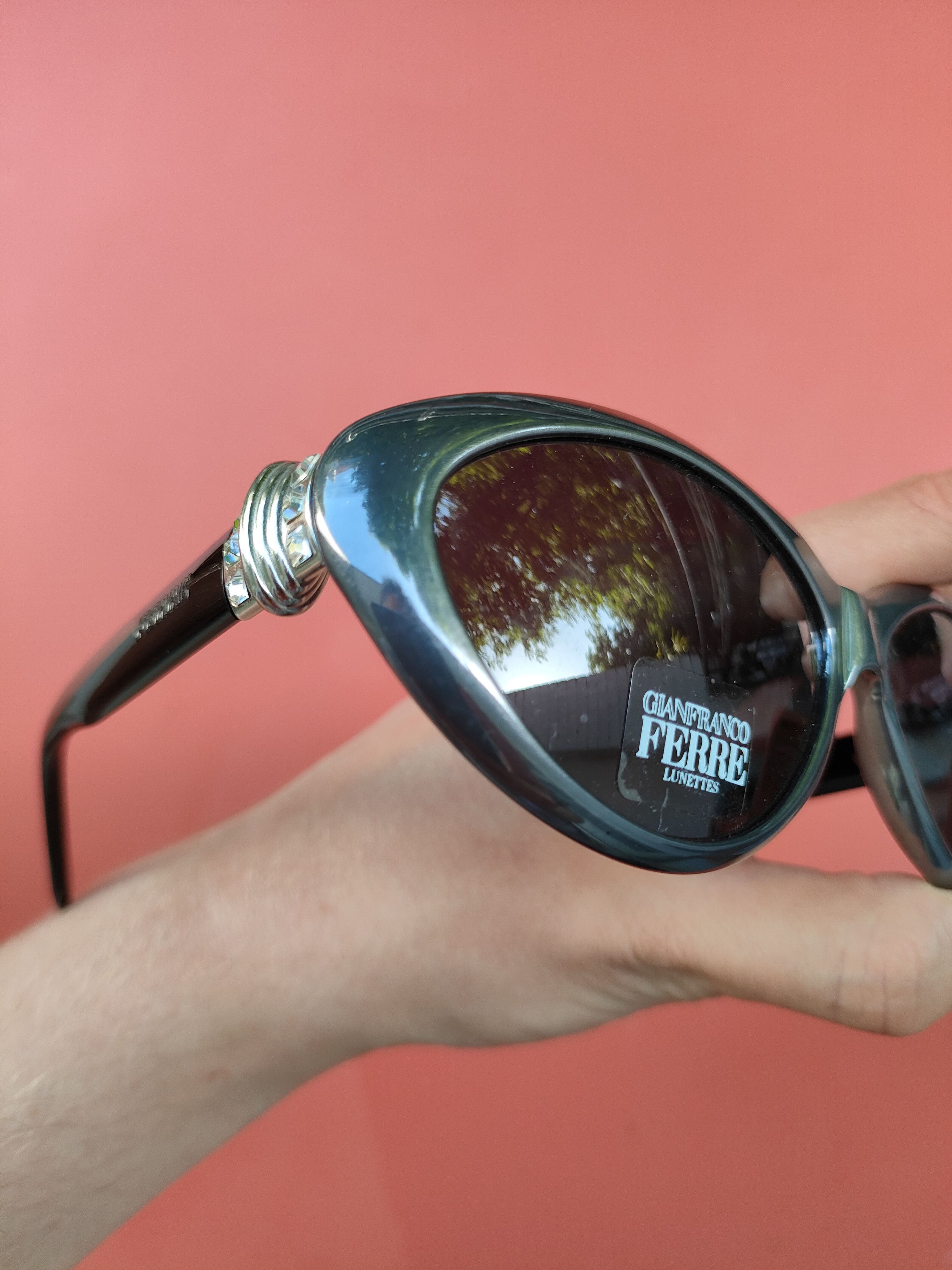Gianfranco Ferre Gianfranco Ferre 90's Black & Silver Oval Cateye Sunglasses Size ONE SIZE - 8 Thumbnail