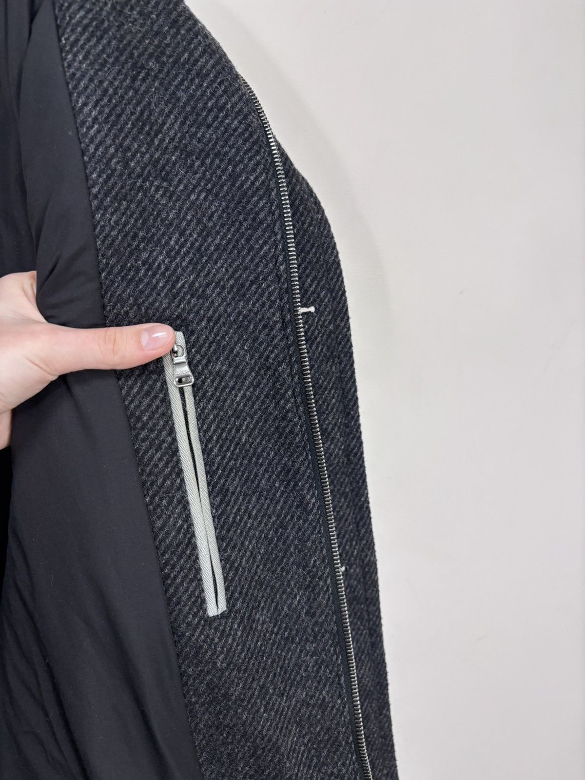 Hugo Boss Hugo Boss Men’s Herringbone Dark Grey Wool Blend Overcoat Size US M / EU 48-50 / 2 - 15 Thumbnail