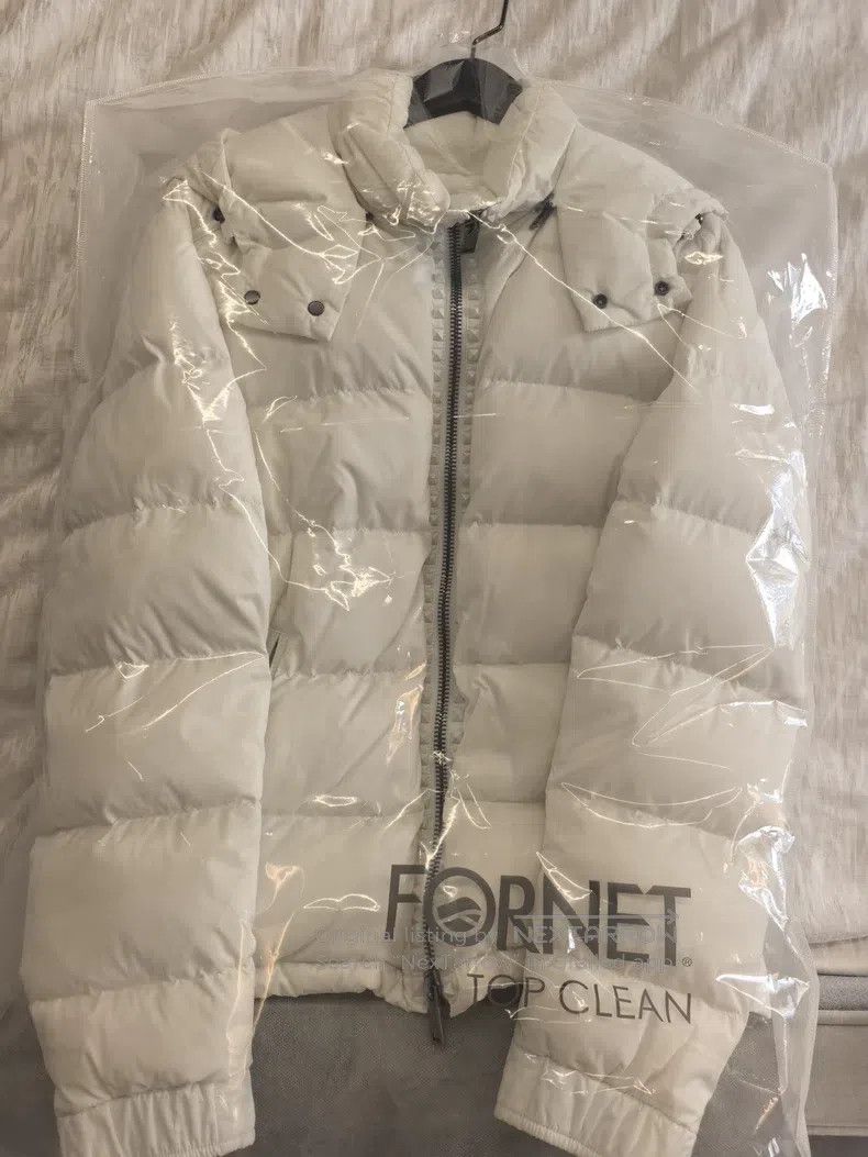 Valentino Valentino White hooded down jacket Size S / US 4 / IT 40 - 1 Thumbnail
