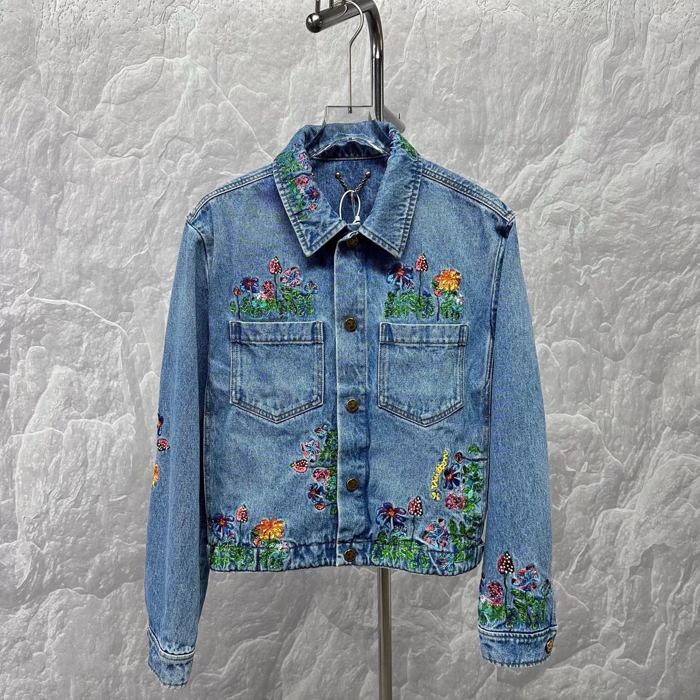 Louis Vuitton embroidered denim jacket from louis vuitton Size L / US 10 / IT 46 - 1 Thumbnail