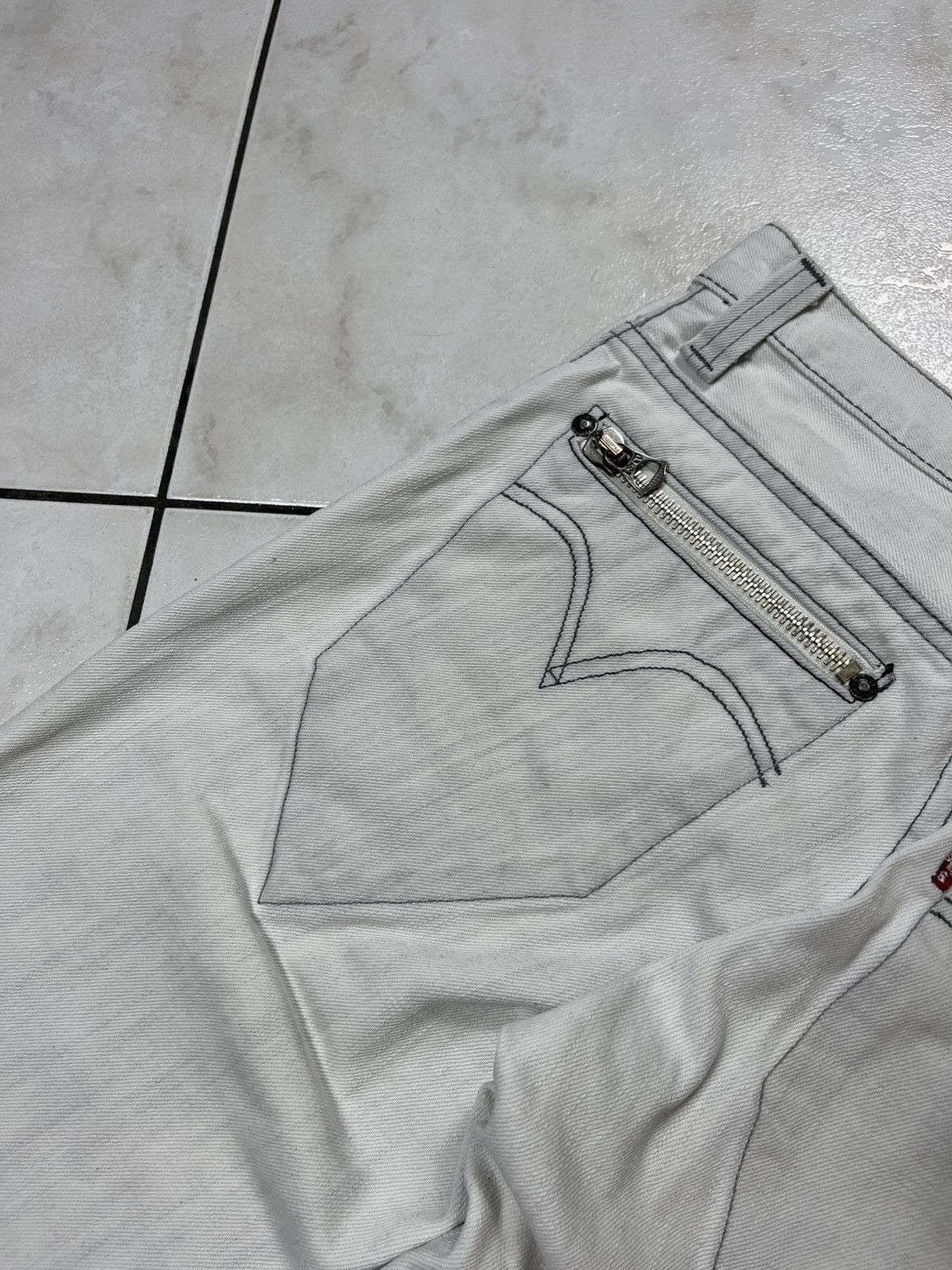 Designer × Levi's × Vintage Vintage Levi’s 513 skinny leg zip pockets denim jeans pants Size US 30 / EU 46 - 21 Thumbnail