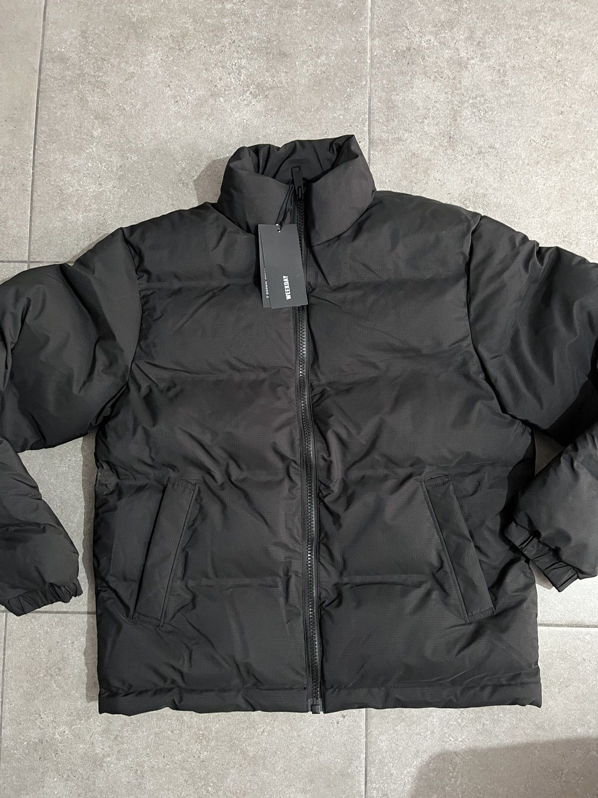 Weekday Weekday Cole Puffer Jacket - black (S) Size US S / EU 44-46 / 1 - 1 Thumbnail