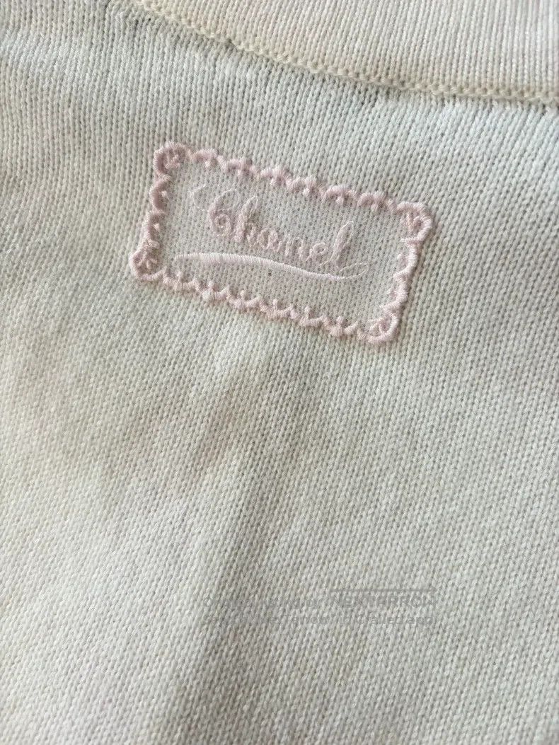 Chanel Chanel Multi-element button white knitted cardigan coat Size XS / US 0-2 / IT 36-38 - 5 Thumbnail
