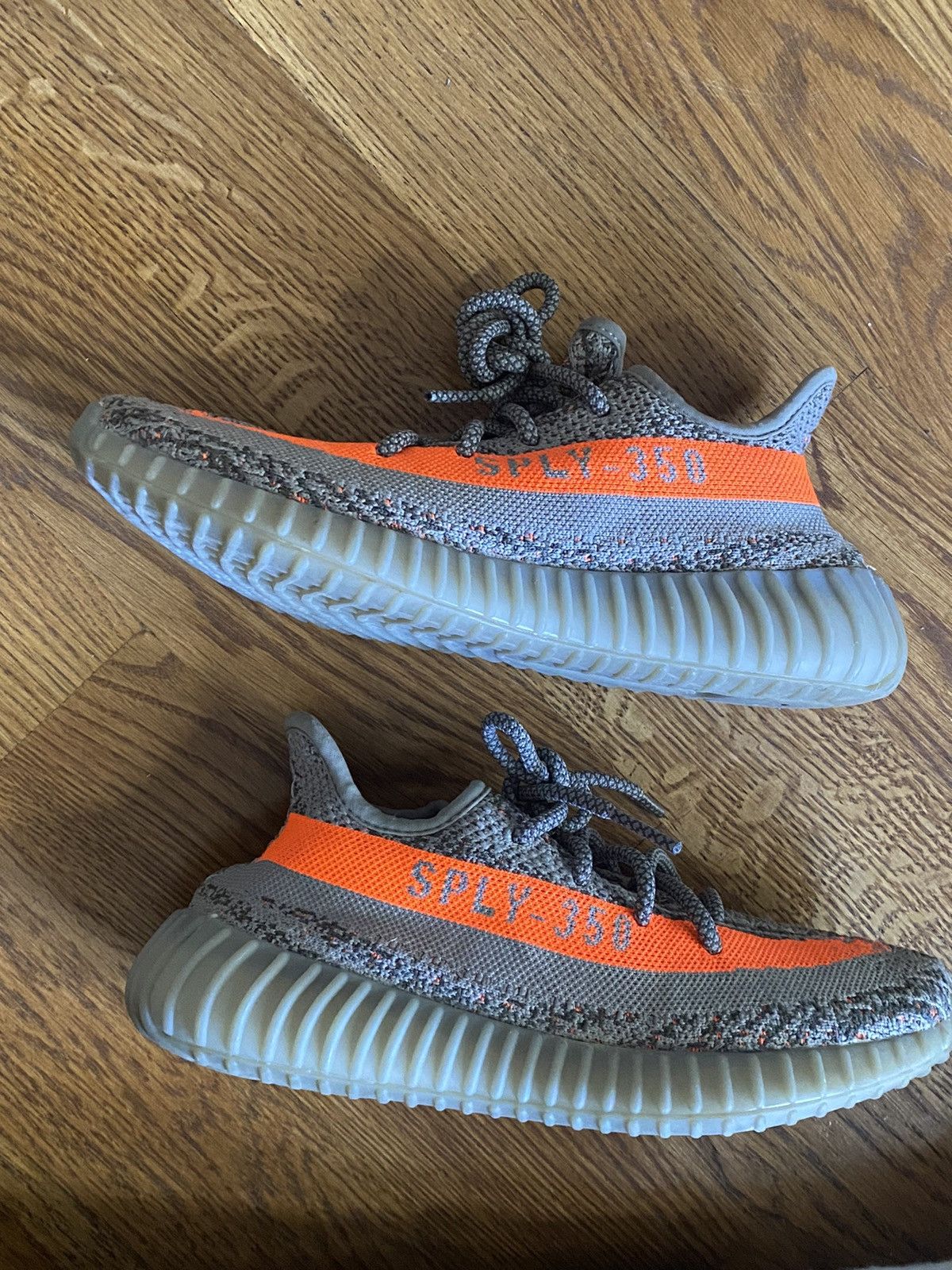 adidas YEEZY BOOST 350v2 Beluga