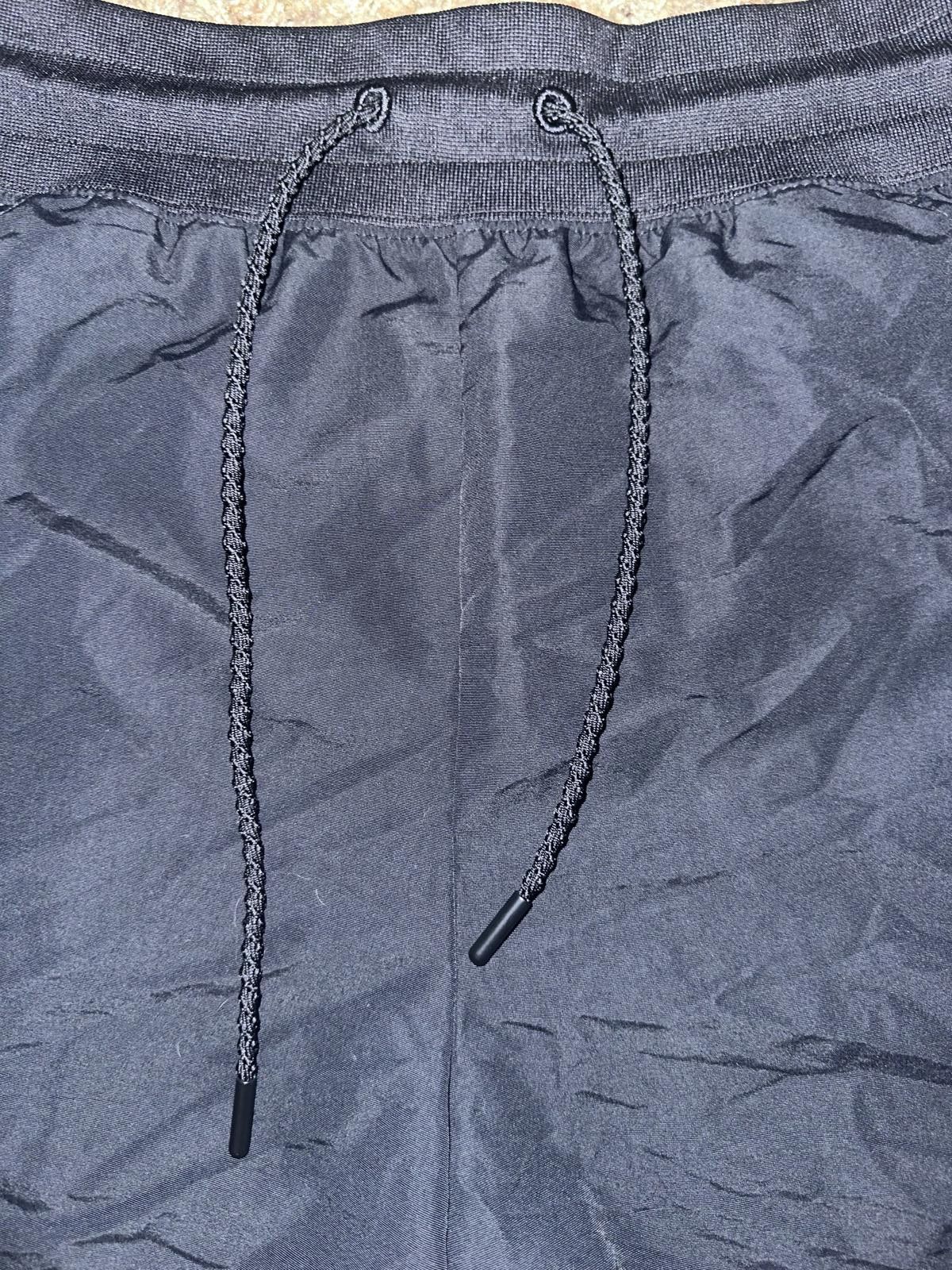 Nike Nike Women's Sportswear Nylon Shorts Size 32" / US 10 / IT 46 - 5 Thumbnail