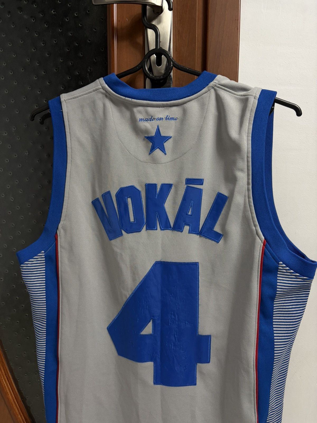 Vintage Vintage Style City of Dreams #4 Basketball Jersey Streetwear Size US L / EU 52-54 / 3 - 7 Thumbnail