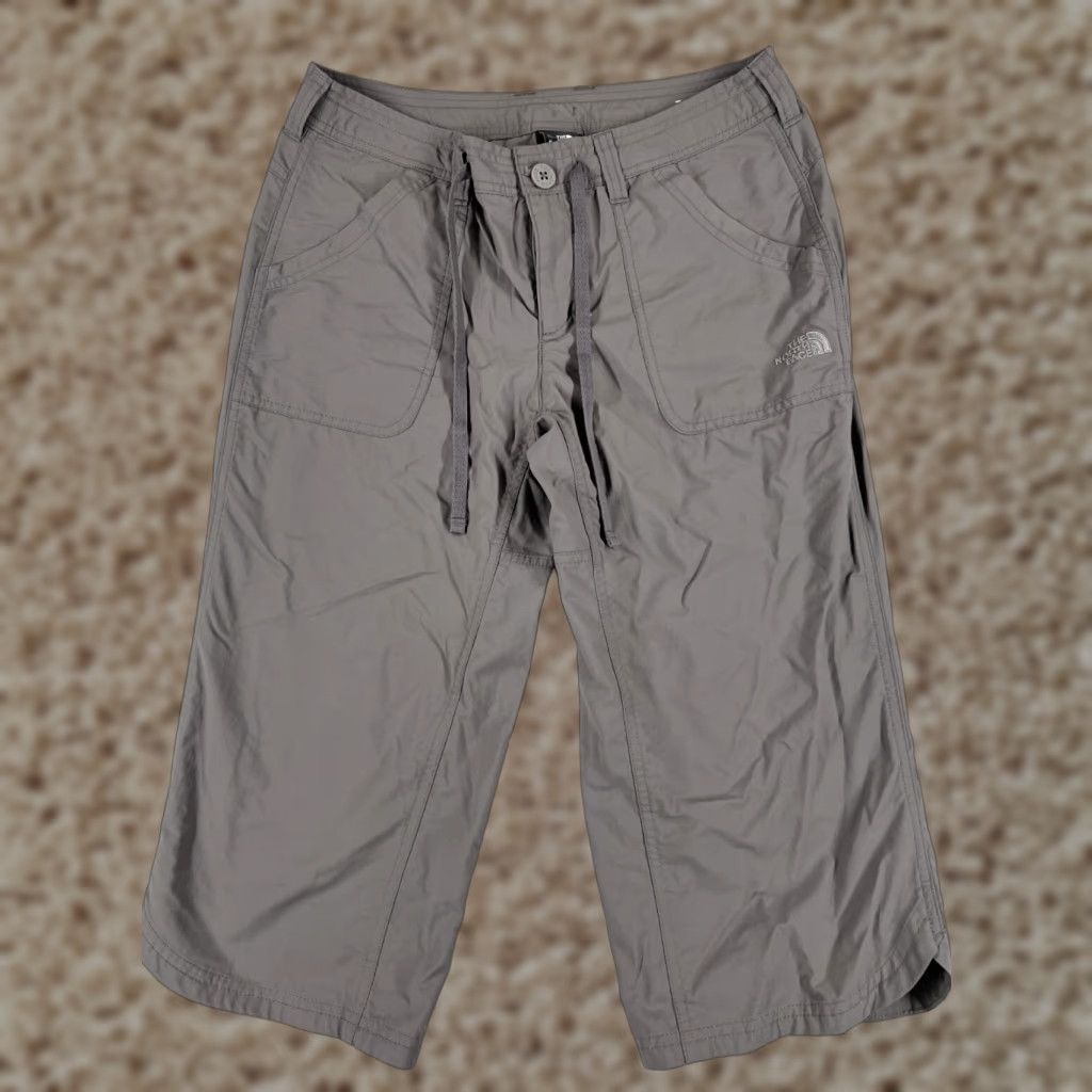 The North Face The North Face Pants Womens Capri 6 Gray 100% Nylon Bush Pockets Hiking Camping Womens Size 28" / US 6 / IT 42 - 1 Thumbnail