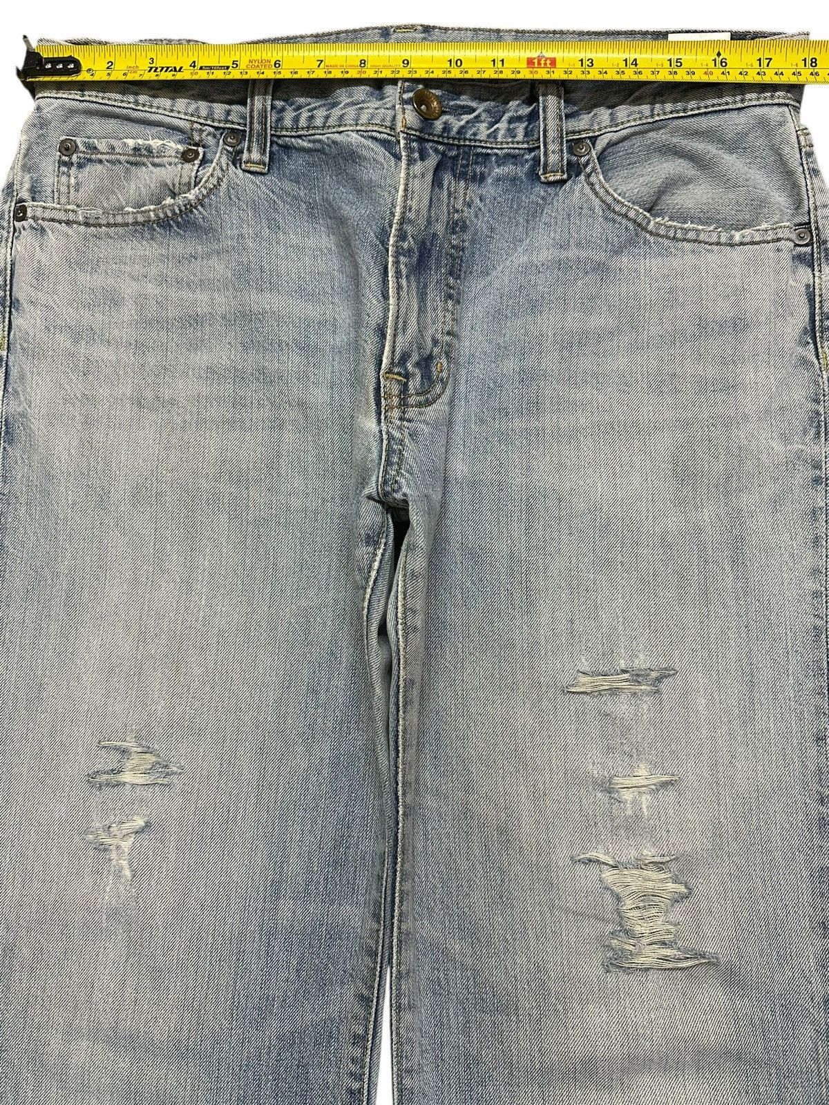 Uniqlo Vintage Japanese Uniqlo Light Blue Wash Faded Distress Baggy Size US 35 - 11 Thumbnail
