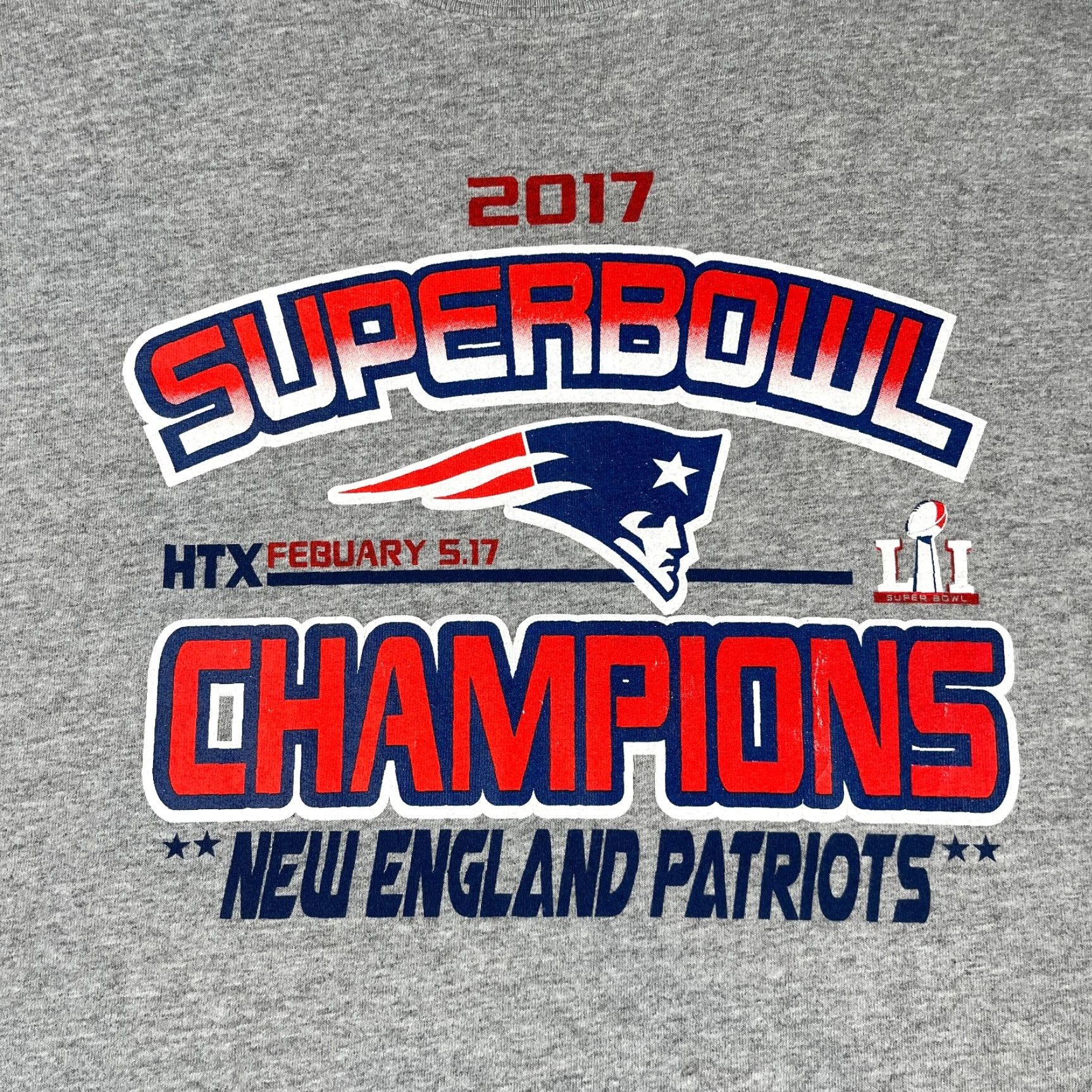 Gildan New England Patiots 2017 Superbowl Champions T Shirt Graphic Print Gray Mens 2XL Size US XXL / EU 58 / 5 - 2 Thumbnail
