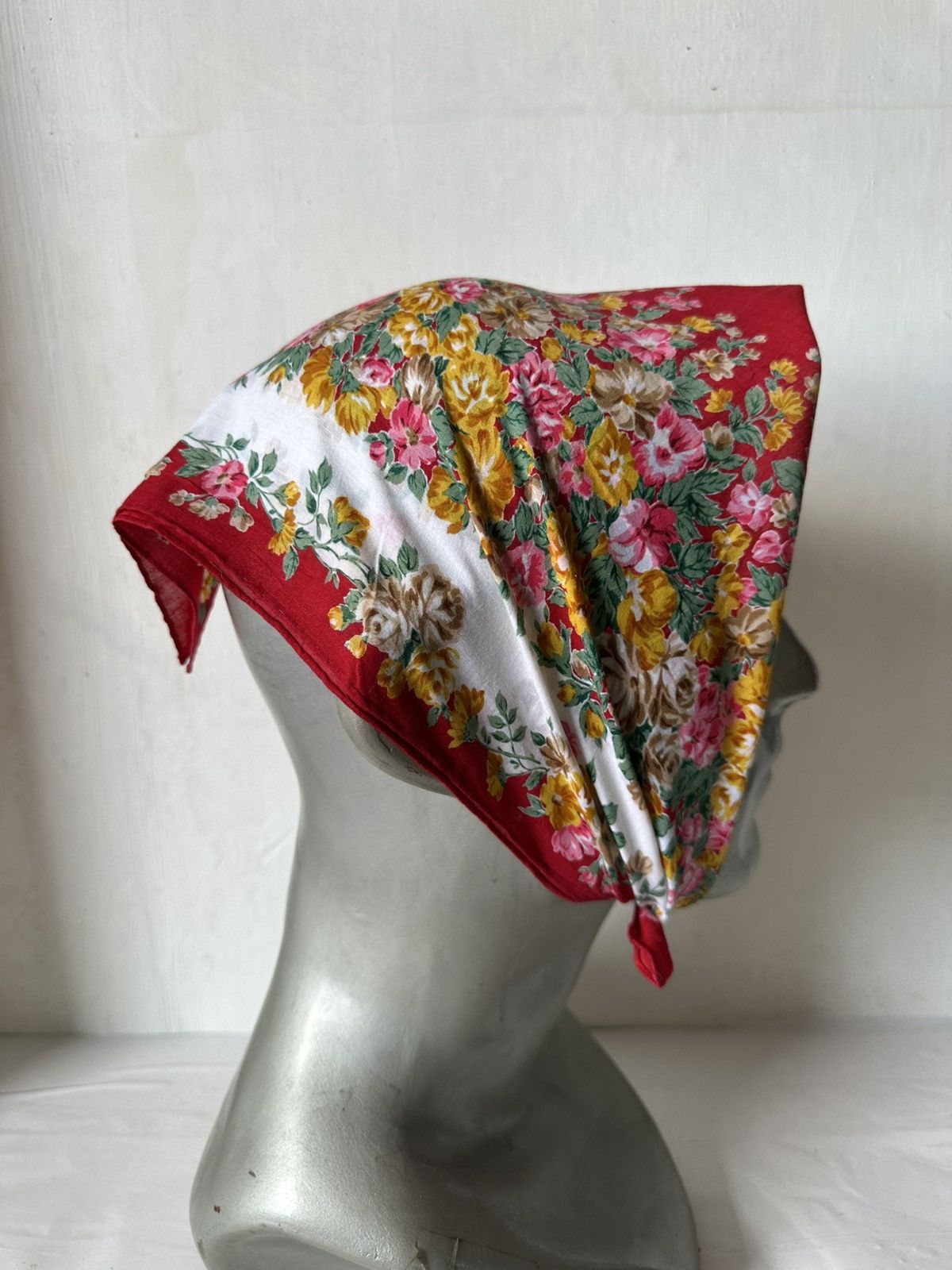 Vintage Vintage YSL Handkerchief/ Neckerchief/ Bandana Size ONE SIZE - 14 Thumbnail
