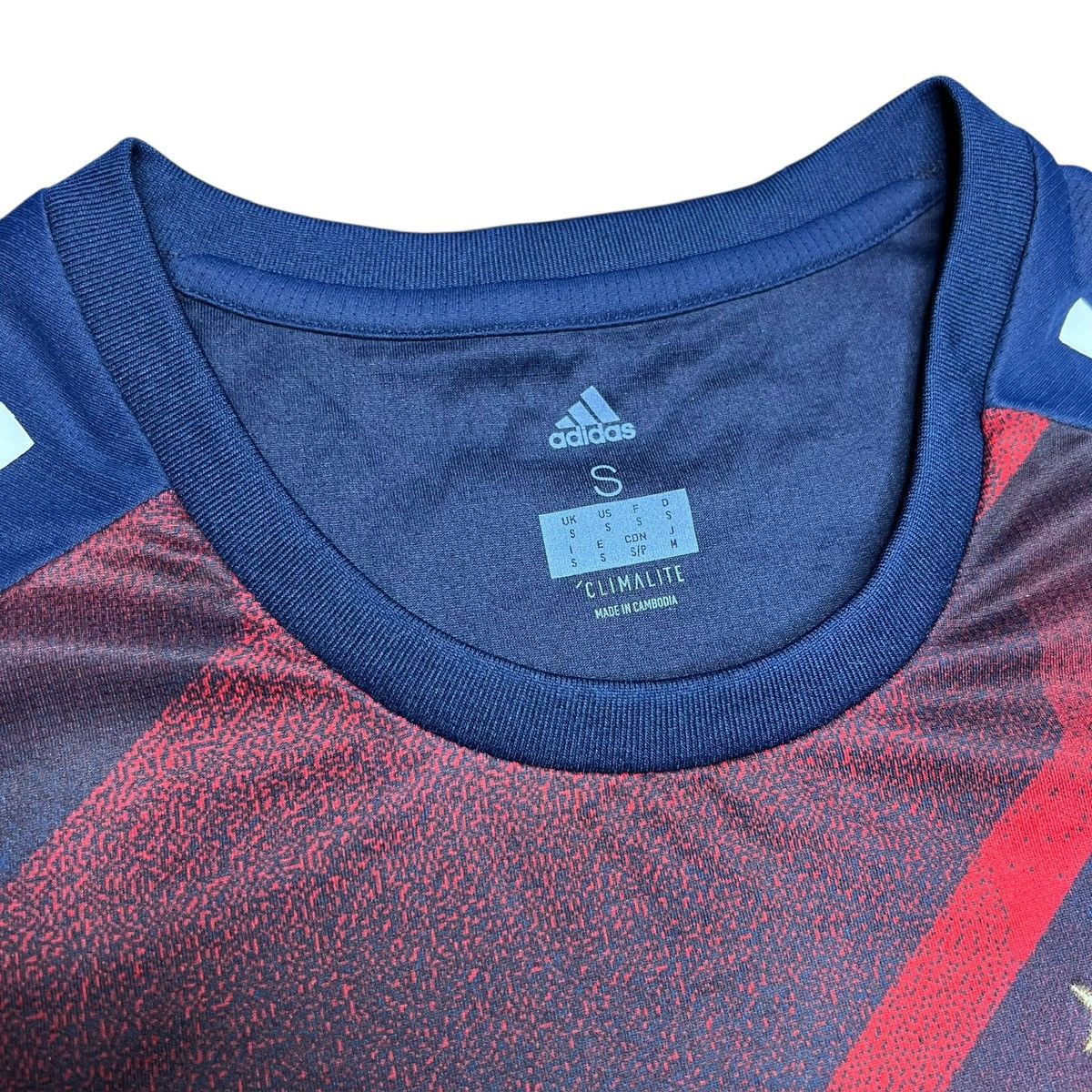 Adidas 2017 FC Bayern Munich Adidas Training Soccer Football Jersey Size US S / EU 44-46 / 1 - 2 Thumbnail