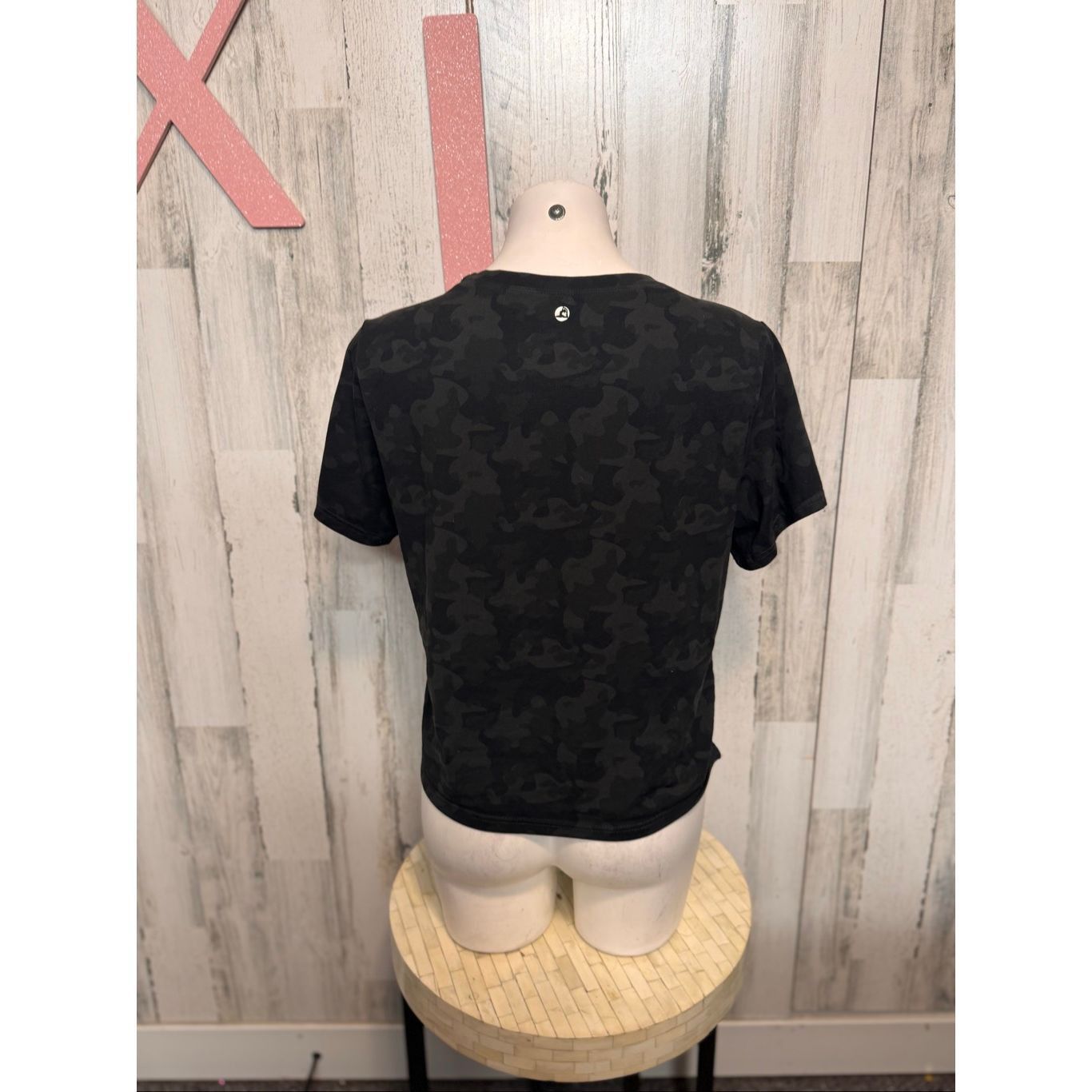 Other LegEnd Active Black Camo Short Sleeve Athletic Top Women’s X Size XL / US 12-14 / IT 48-50 - 2 Thumbnail