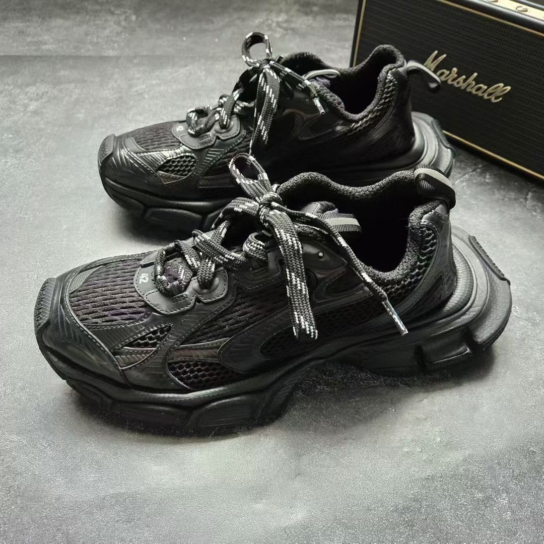 Balenciaga Balenciaga Black Lowtop Sneakers XXXL Men Size US 10 / EU 43 - 1 Thumbnail