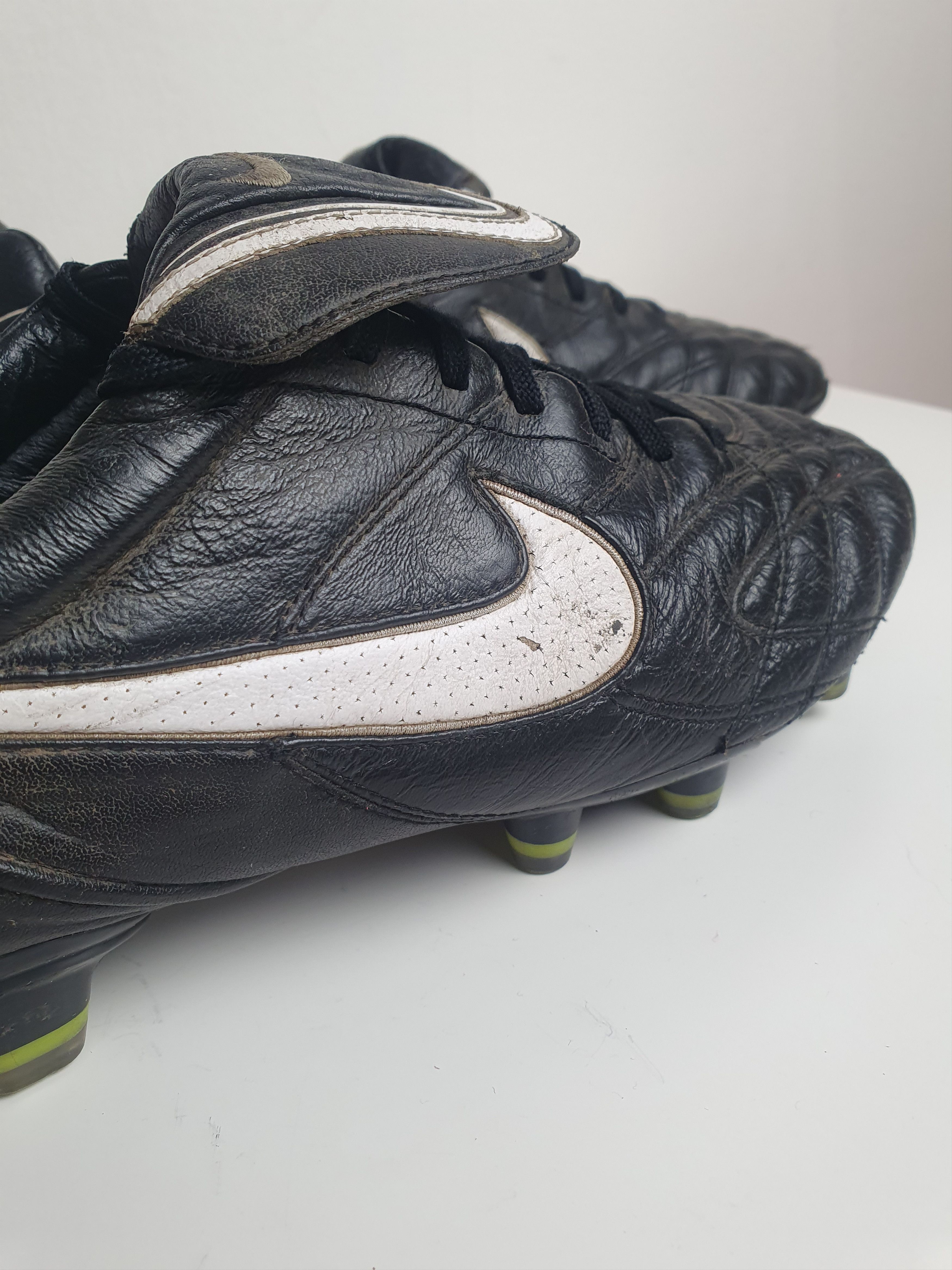 Nike Vintage Cleats mens Nike Tiempo Legend III Football Rare Size US 11 / EU 44 - 22 Thumbnail