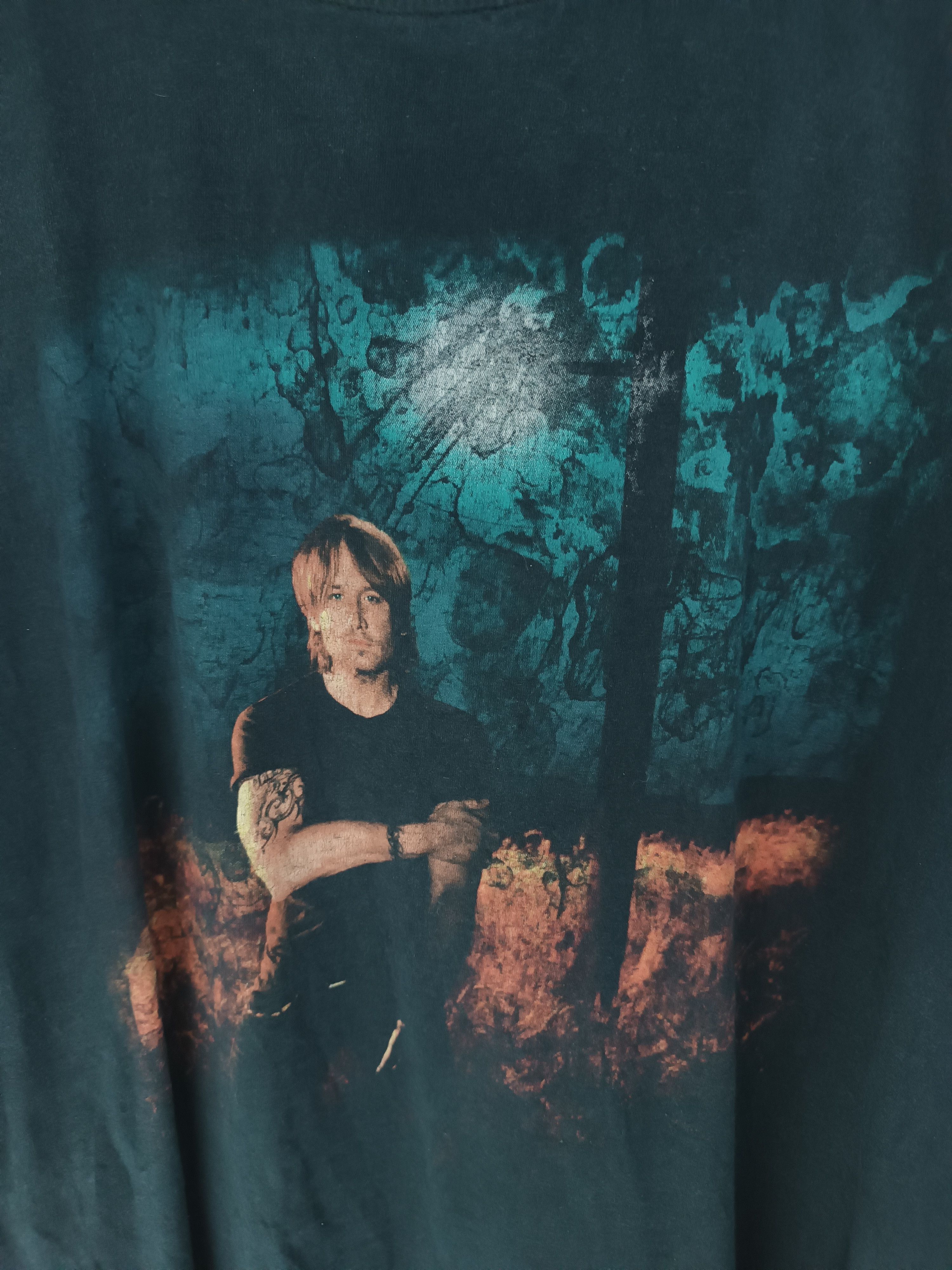 FADED VINTAGE 2014 KEITH URBAN TOUR TEE blake shelton church