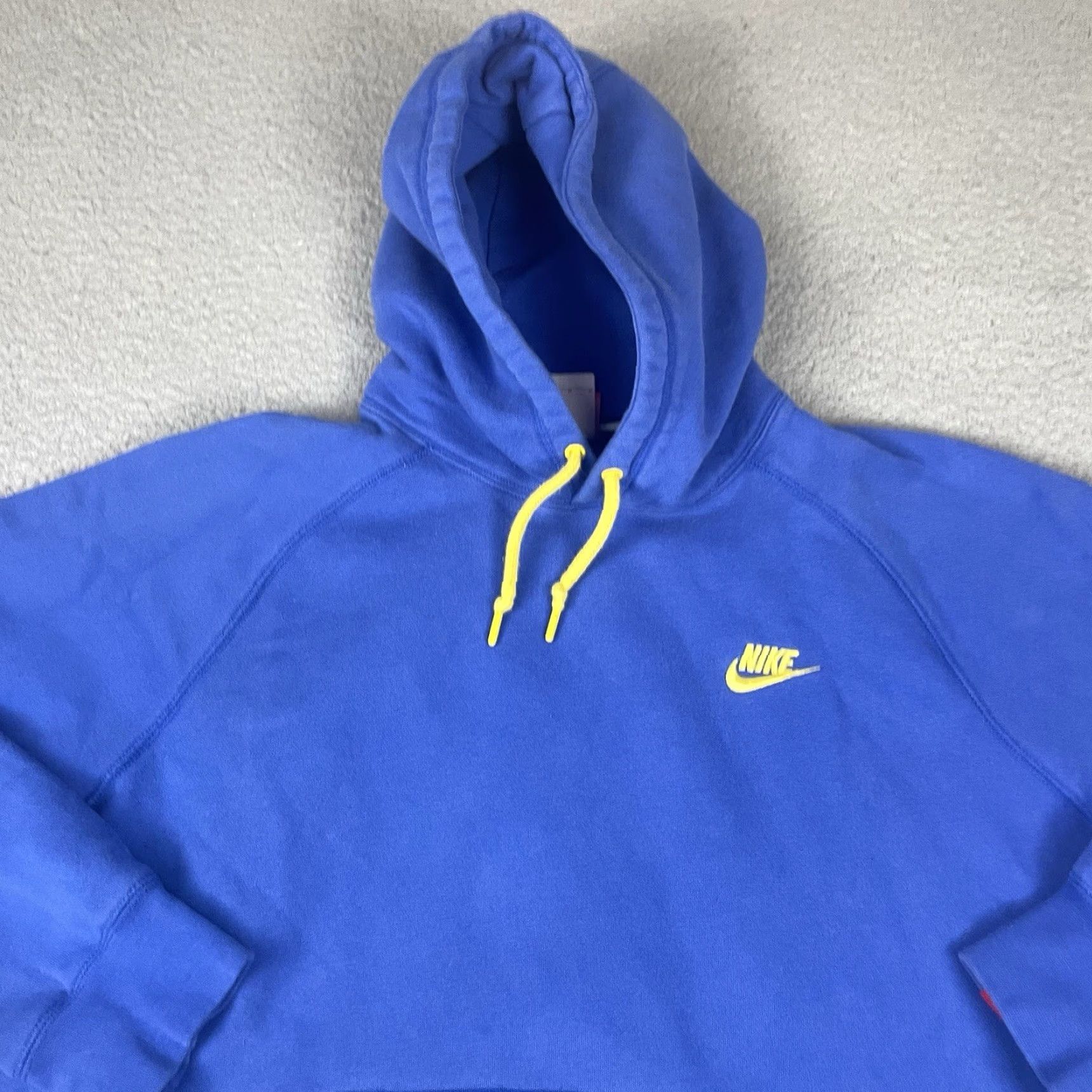Nike VINTAGE Nike Sweatshirt Mens L Blue Swoosh Embroidered Rare Yellow Essential Neon L Hoodie Pullover Crew Neck Graphic Print Sports USA 90s Womens/Mens Size US L / EU 52-54 / 3 - 2 Thumbnail
