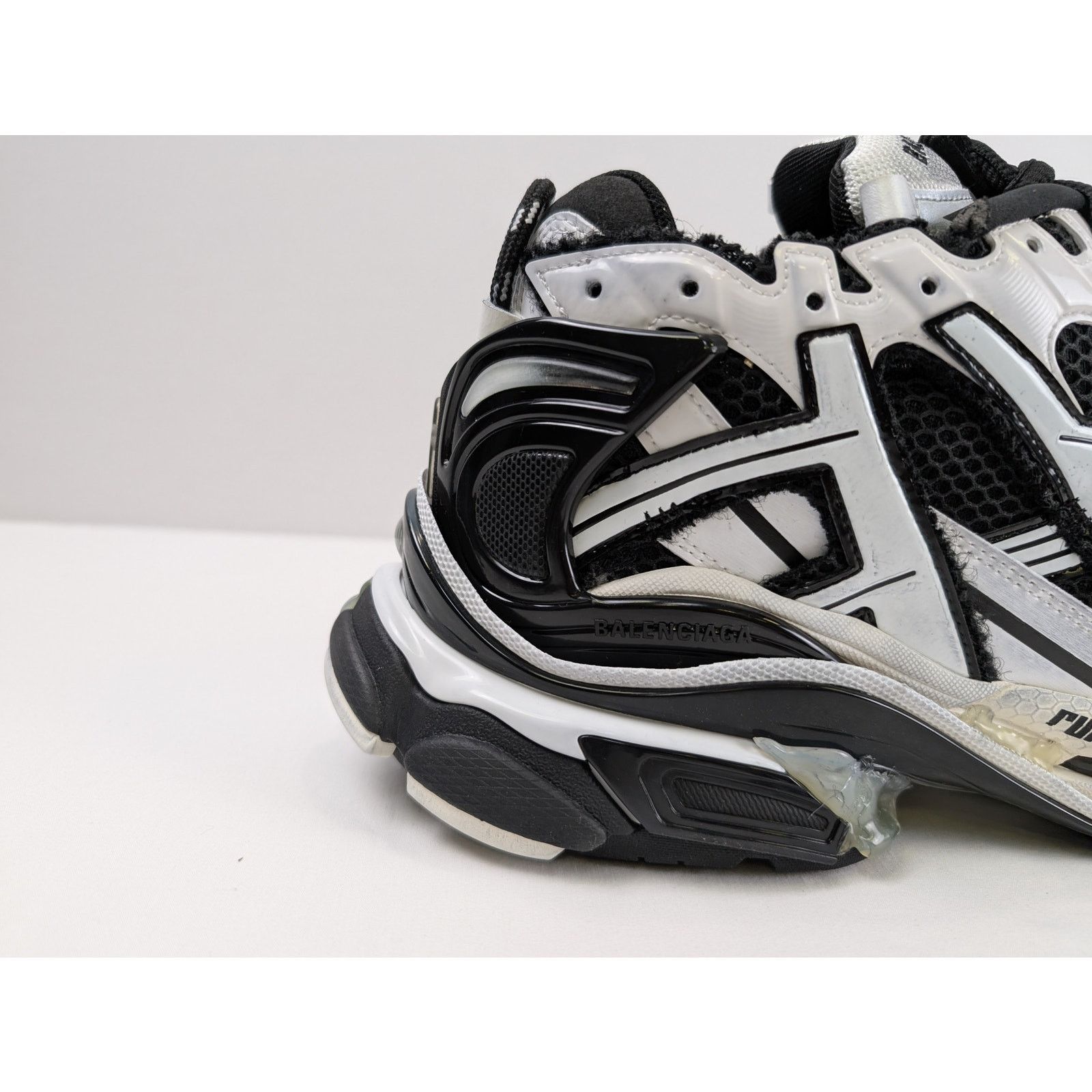 Balenciaga o1rshd1 Mesh Rubber Runner Sneakers in White/Black Size US 13 / EU 46 - 4 Thumbnail