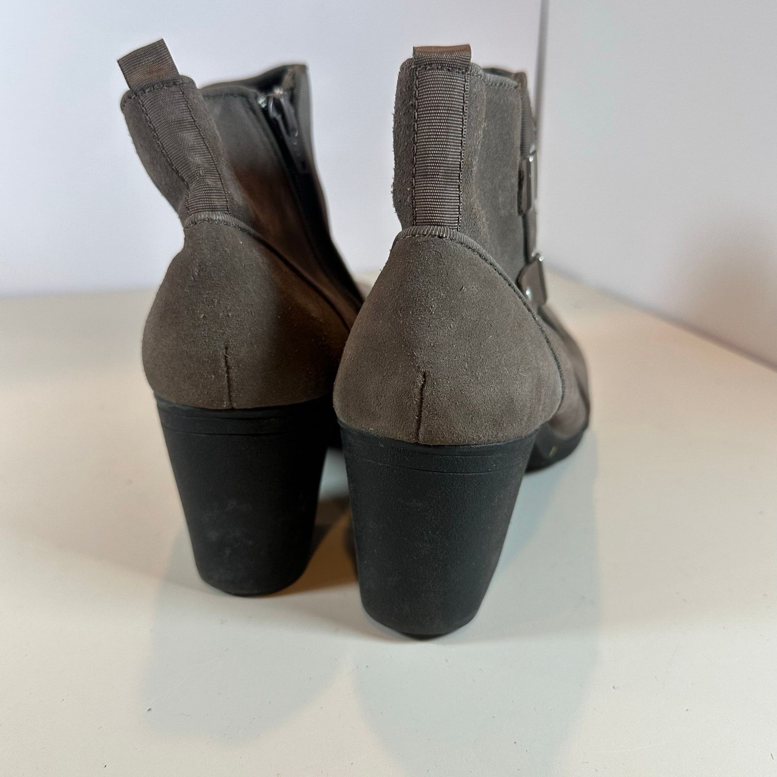 Clarks Clarks Taupe Suede Leather Booties Ankle Boots Heels 10 Size US 10 / IT 40 - 7 Thumbnail
