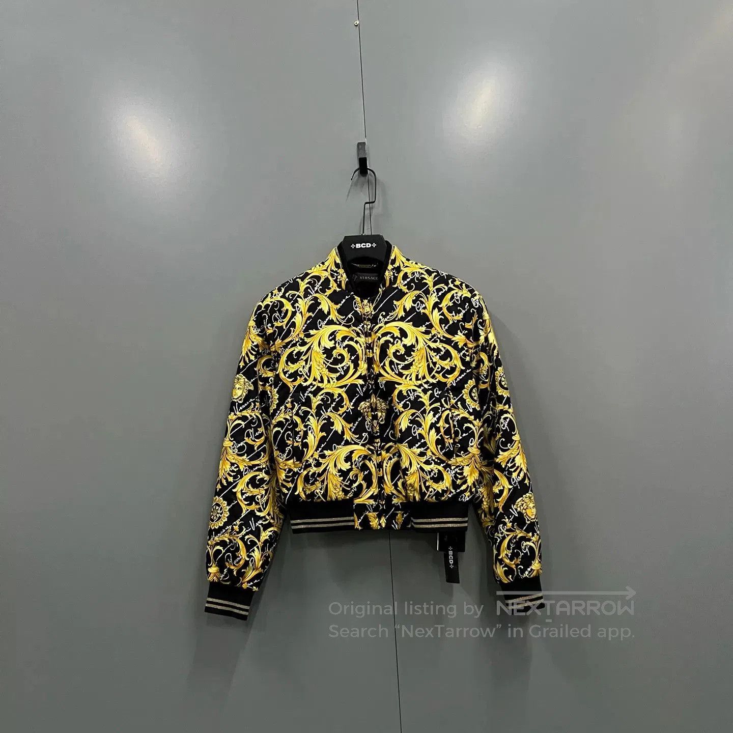 Versace versace gold and black patterned jacket. Size US M / EU 48-50 / 2 - 1 Thumbnail