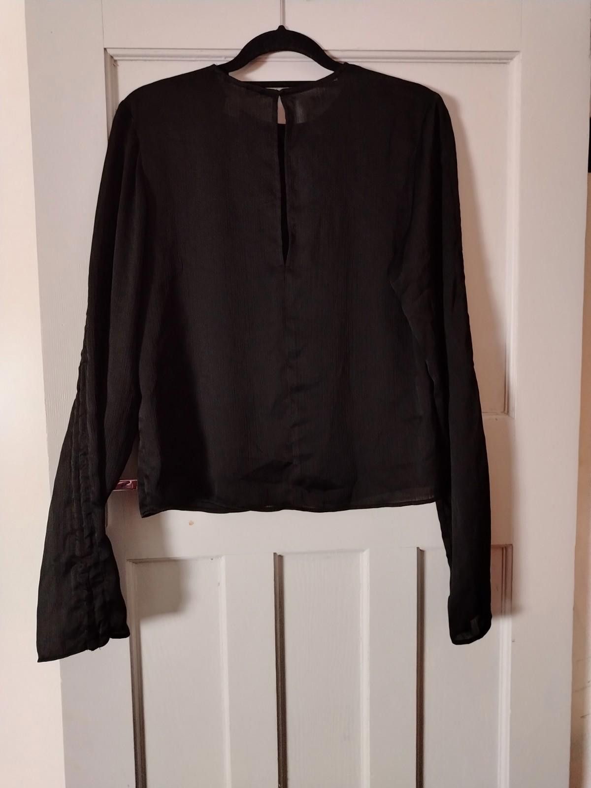 H&M Black textured long sleeve blouse UK 6 EUR 34 from H&M Size XS / US 0-2 / IT 36-38 - 8 Thumbnail